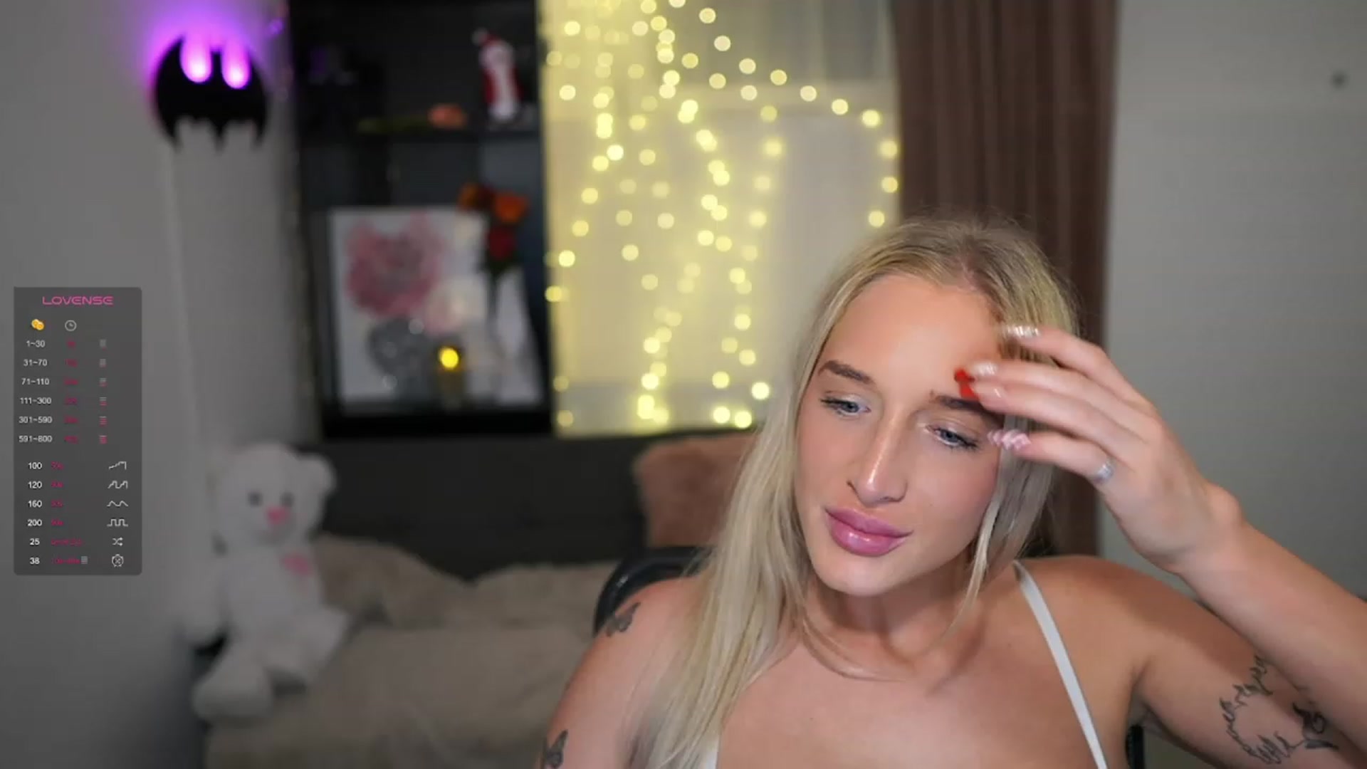 Gallery image thumbnail from NicoletteShea's myfreecams stream on, 12/23/2023, 13:01 image 3 of 20