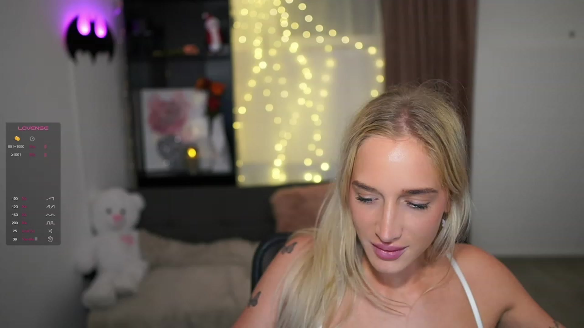 Gallery image thumbnail from NicoletteShea's myfreecams stream on, 12/23/2023, 13:01 image 11 of 20