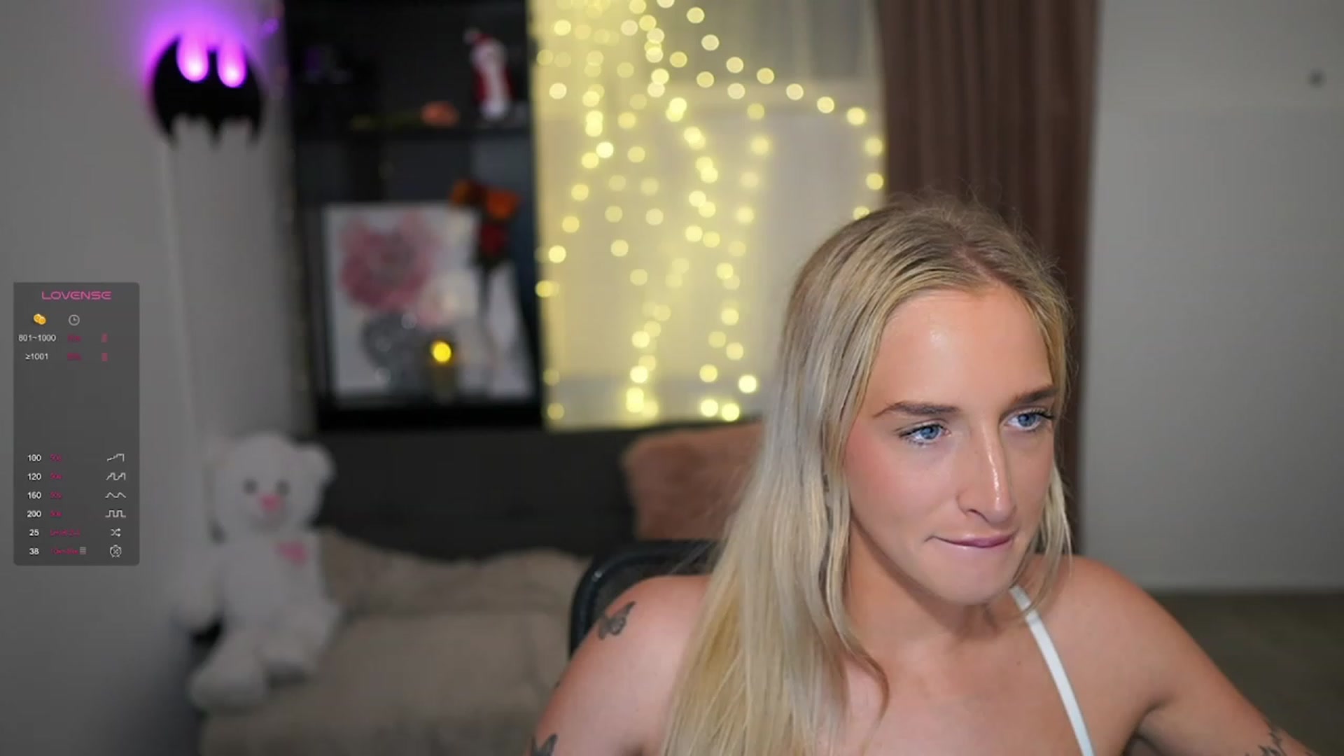 Gallery image thumbnail from NicoletteShea's myfreecams stream on, 12/23/2023, 13:01 image 9 of 20