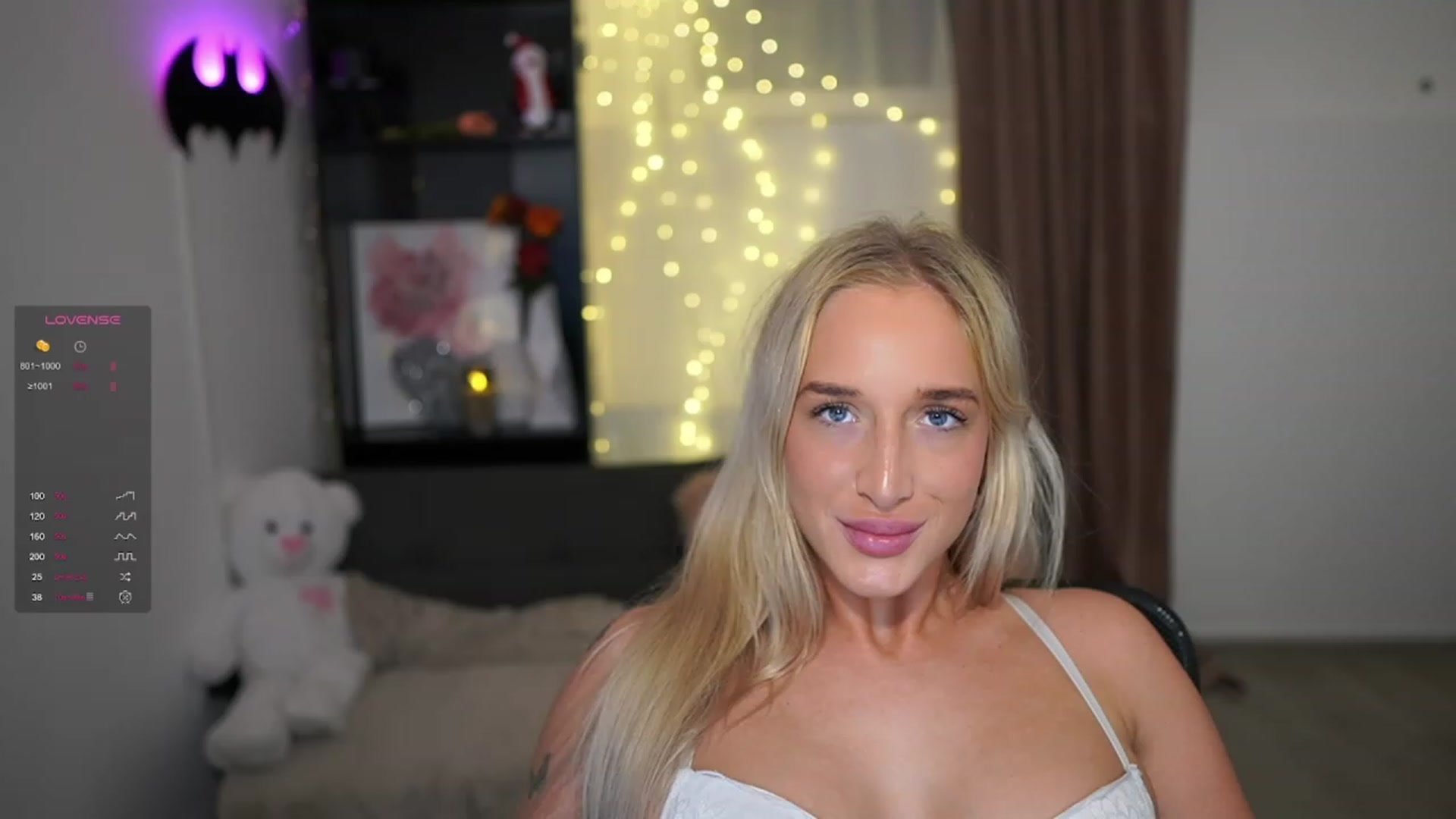 Gallery image thumbnail from NicoletteShea's myfreecams stream on, 12/23/2023, 13:01 image 12 of 20