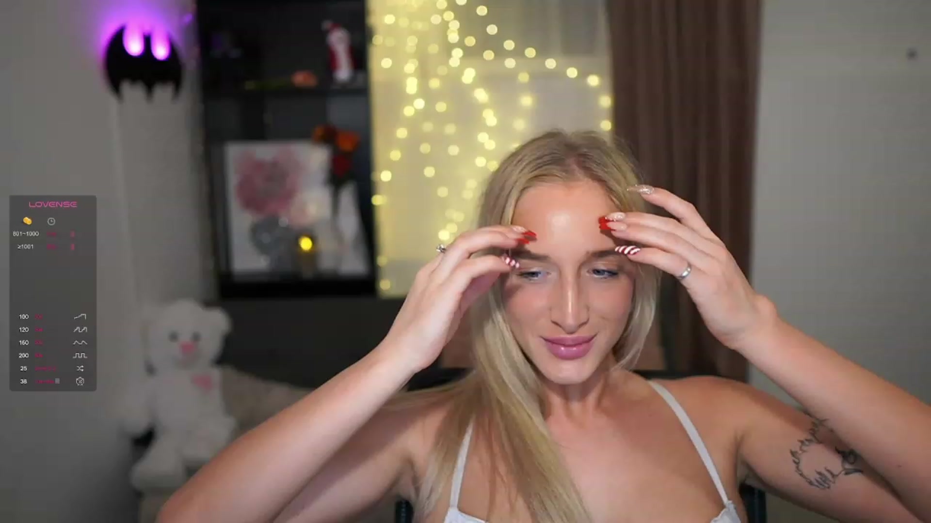 Gallery image thumbnail from NicoletteShea's myfreecams stream on, 12/23/2023, 13:01 image 16 of 20