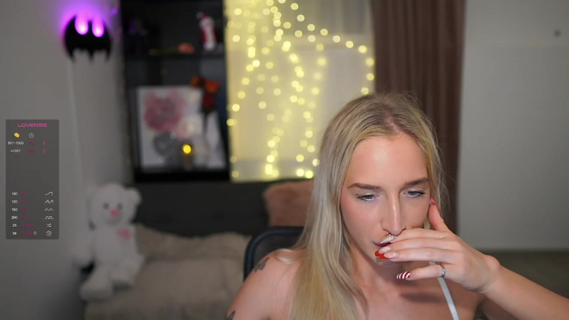 Gallery image thumbnail from NicoletteShea's myfreecams stream on, 12/23/2023, 13:01 image 19 of 20