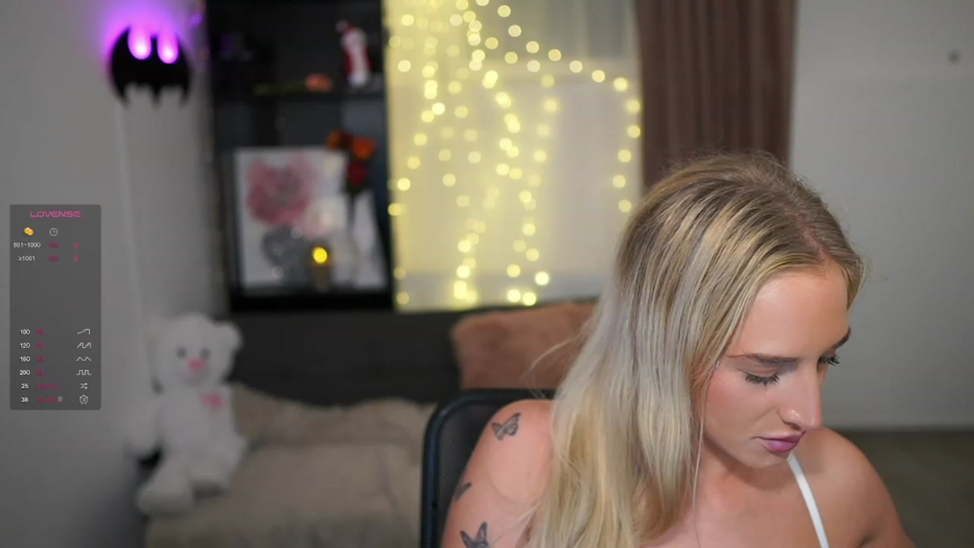 Gallery image thumbnail from NicoletteShea's myfreecams stream on, 12/23/2023, 13:01 image 10 of 20