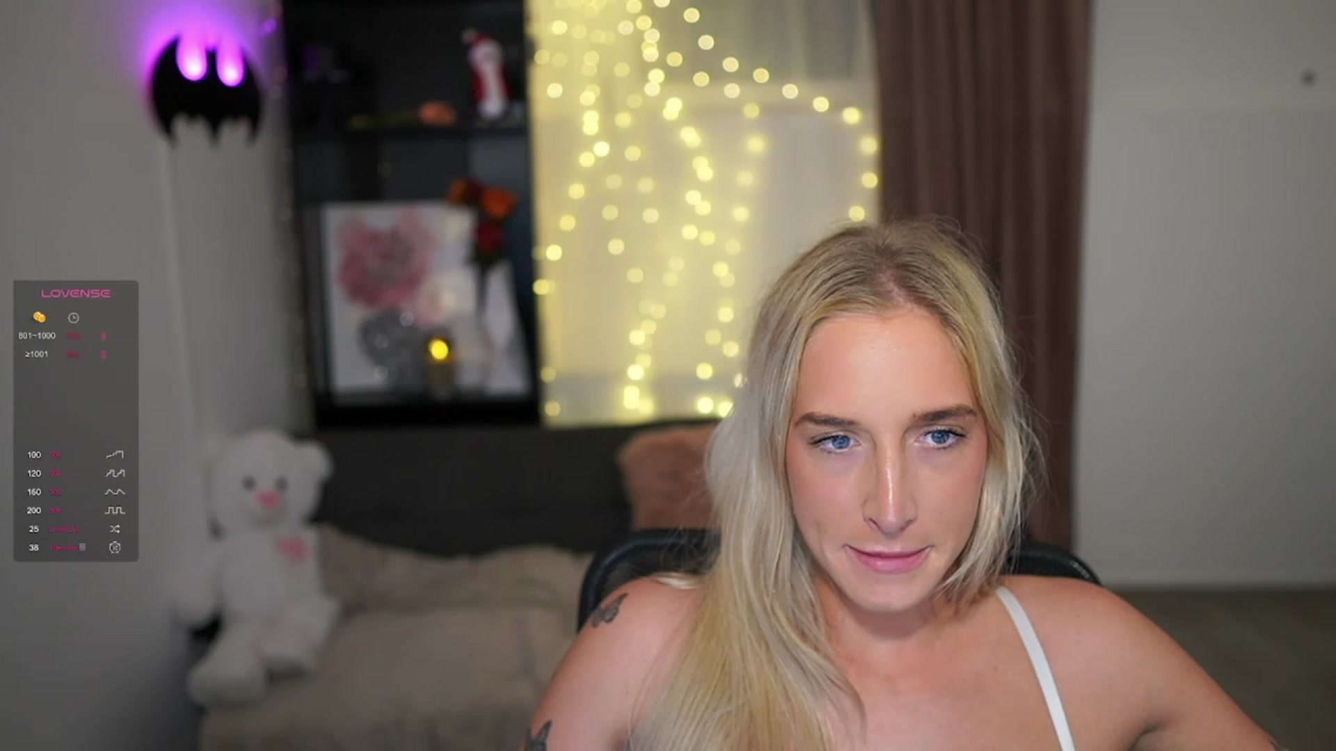 Gallery image thumbnail from NicoletteShea's myfreecams stream on, 12/23/2023, 13:01 image 20 of 20