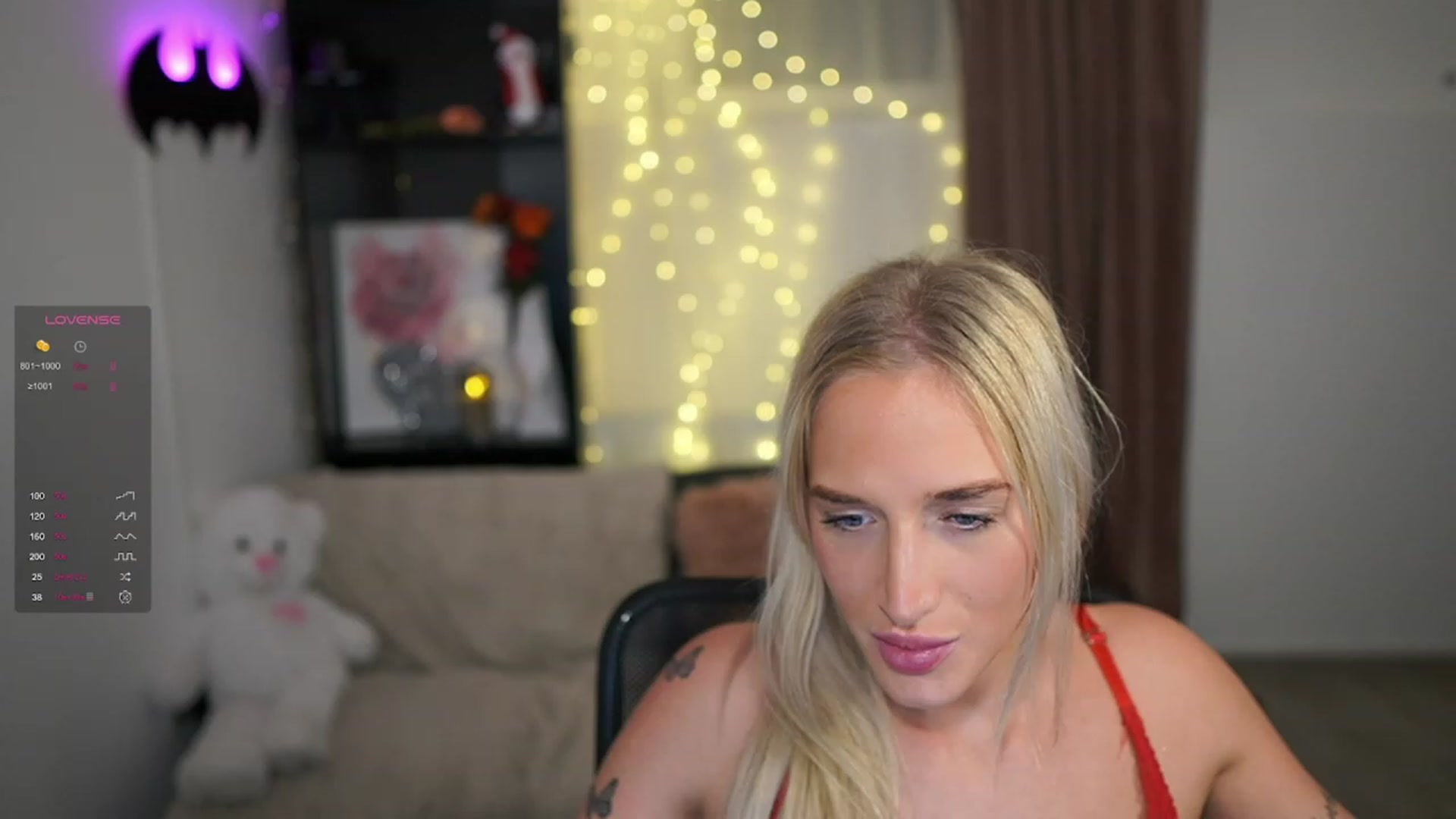 Gallery image thumbnail from NicoletteShea's myfreecams stream on, 12/27/2023, 22:12 image 17 of 20