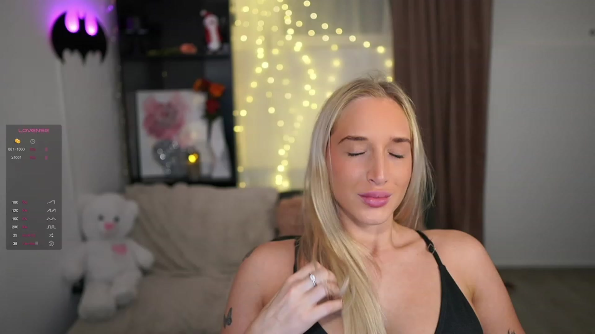 Gallery image thumbnail from NicoletteShea's myfreecams stream on, 12/28/2023, 10:47 image 7 of 20