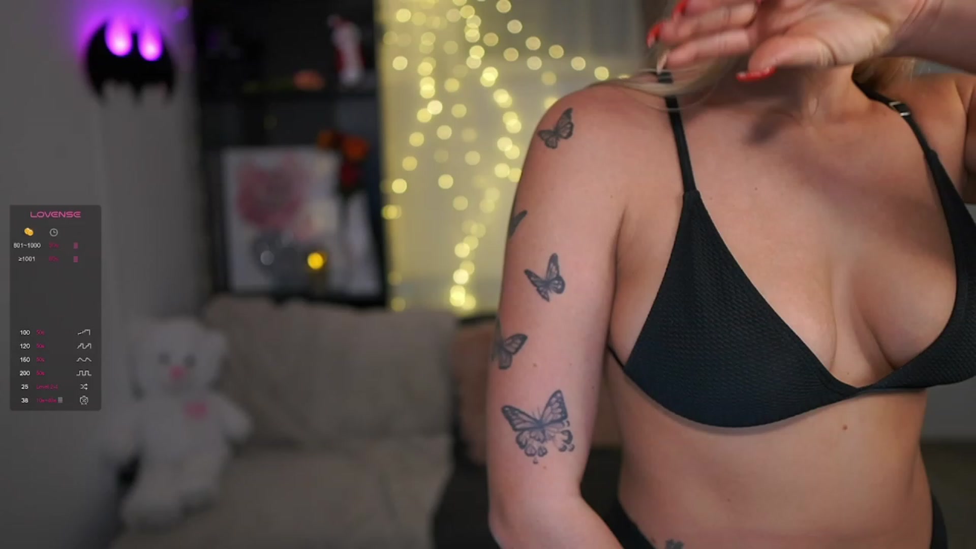 Gallery image thumbnail from NicoletteShea's myfreecams stream on, 12/28/2023, 12:17 image 3 of 20