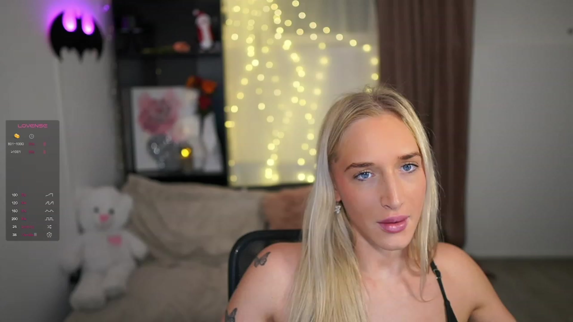 Gallery image thumbnail from NicoletteShea's myfreecams stream on, 12/28/2023, 12:17 image 18 of 20