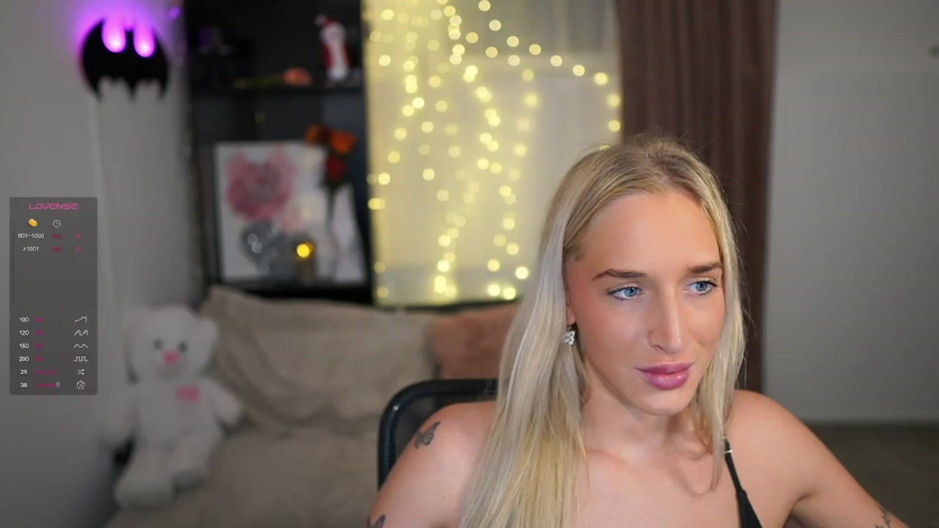 Gallery image thumbnail from NicoletteShea's myfreecams stream on, 12/28/2023, 12:17 image 16 of 20