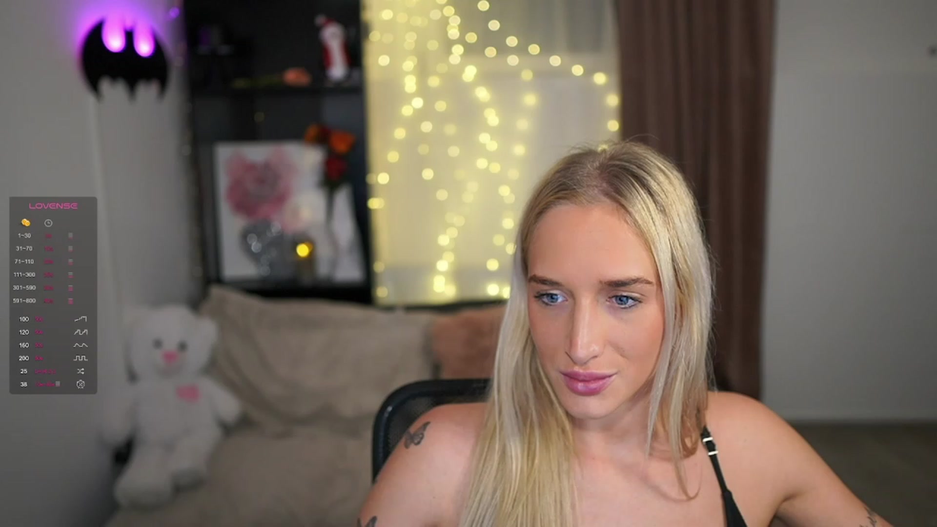 Gallery image thumbnail from NicoletteShea's myfreecams stream on, 12/28/2023, 12:17 image 17 of 20