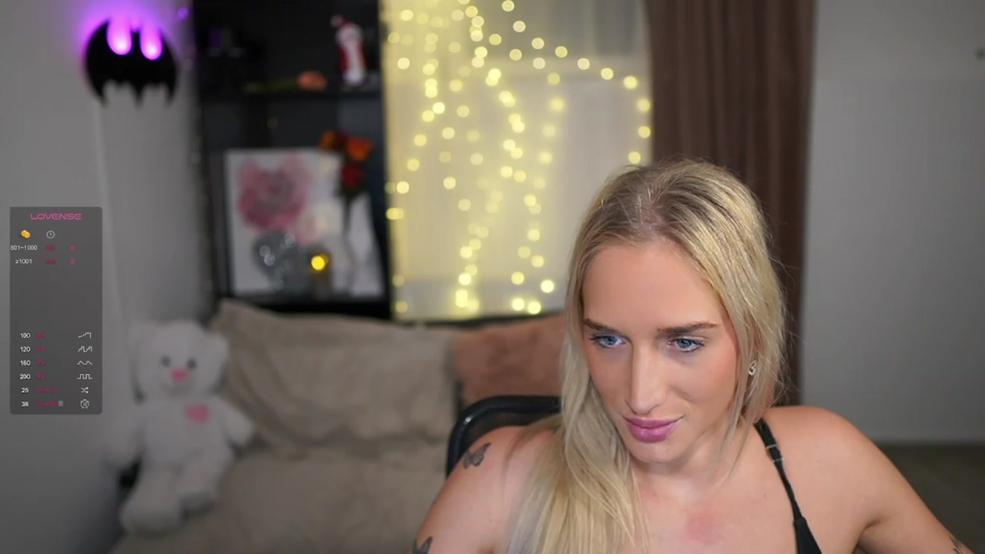 Gallery image thumbnail from NicoletteShea's myfreecams stream on, 12/28/2023, 13:14 image 3 of 20