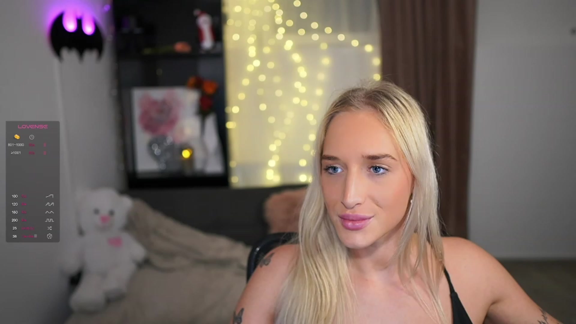Gallery image thumbnail from NicoletteShea's myfreecams stream on, 12/28/2023, 13:14 image 15 of 20