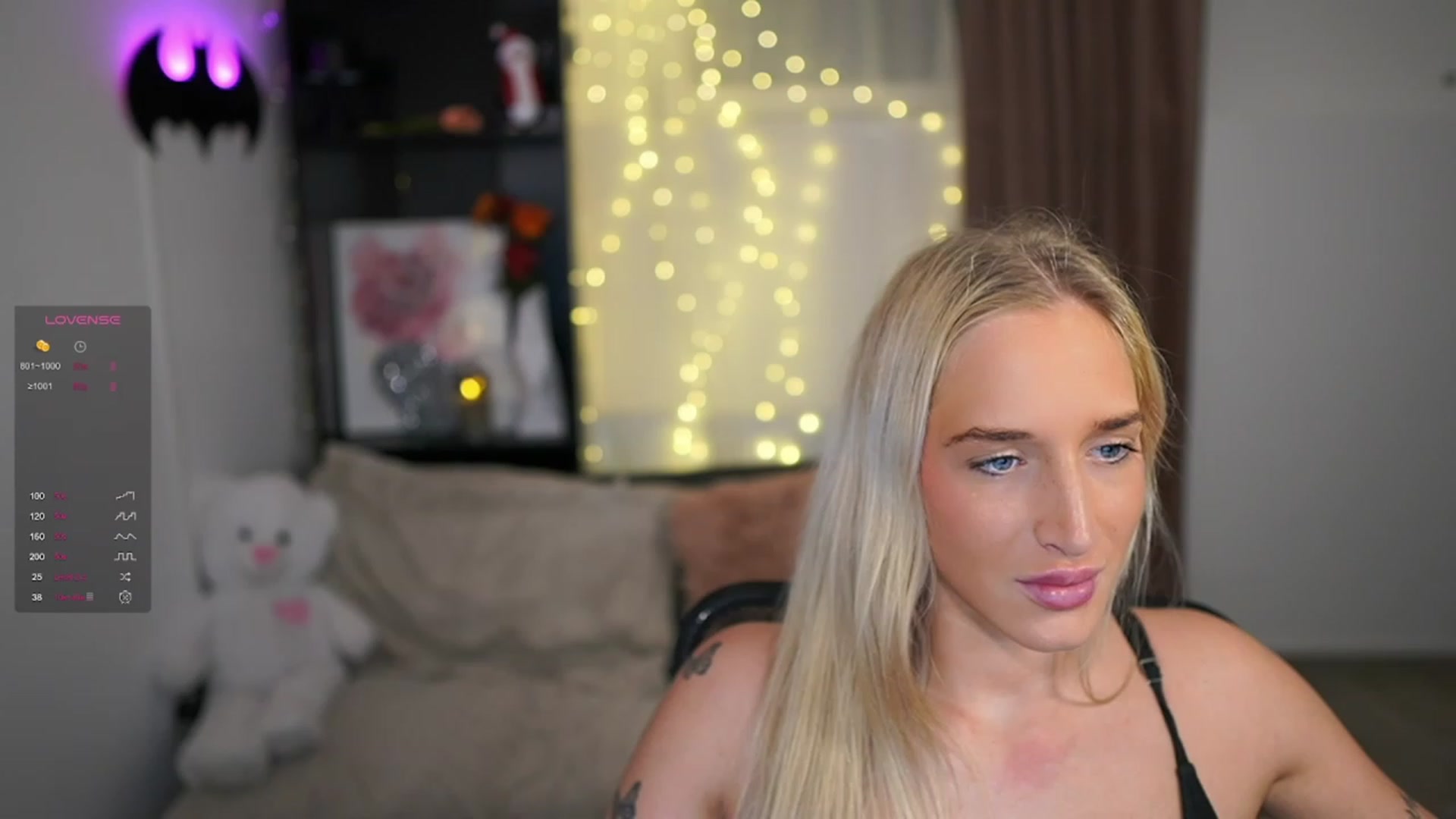 Gallery image thumbnail from NicoletteShea's myfreecams stream on, 12/28/2023, 13:14 image 6 of 20
