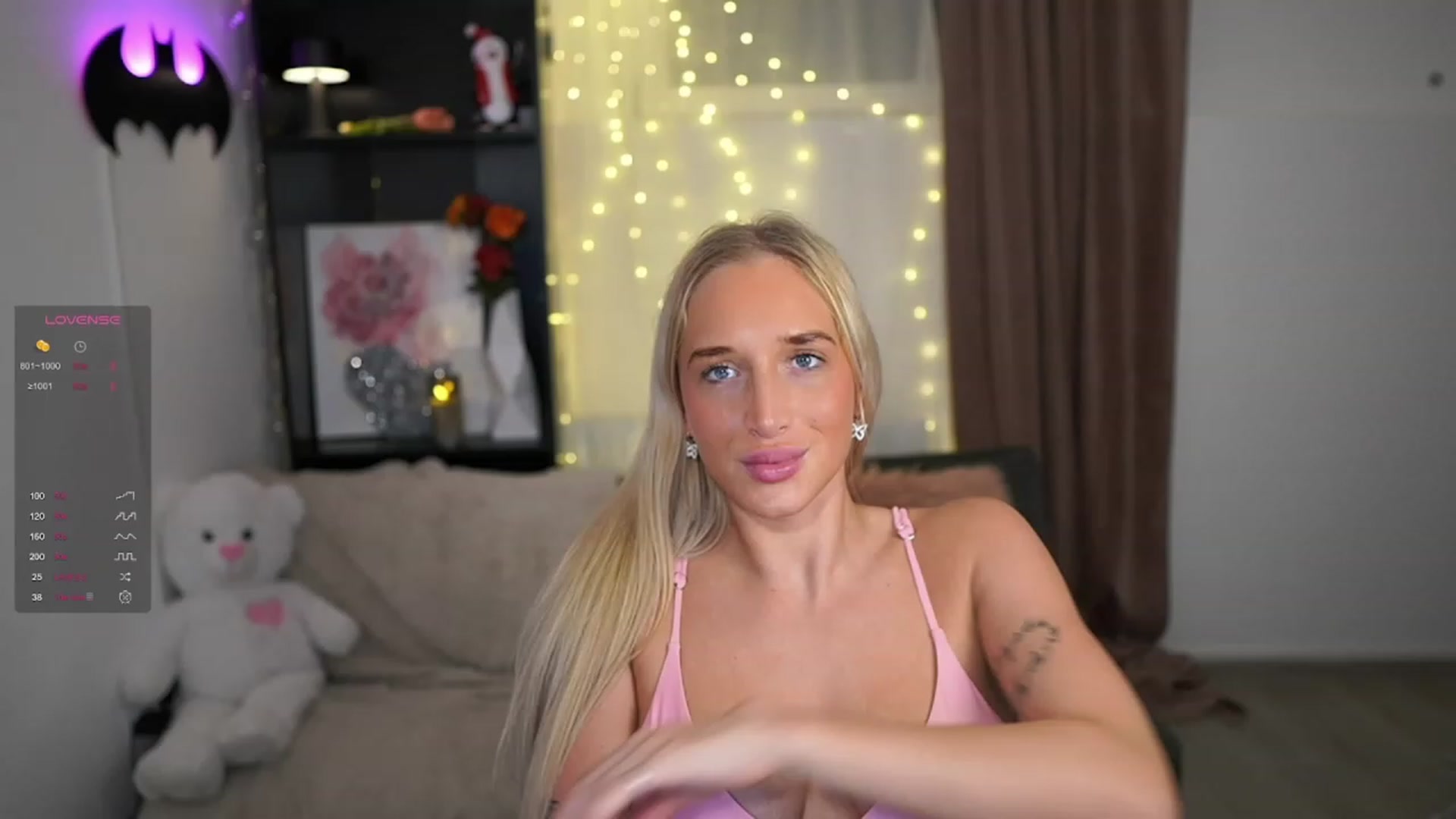 Gallery image thumbnail from NicoletteShea's myfreecams stream on, 12/28/2023, 20:19 image 20 of 20