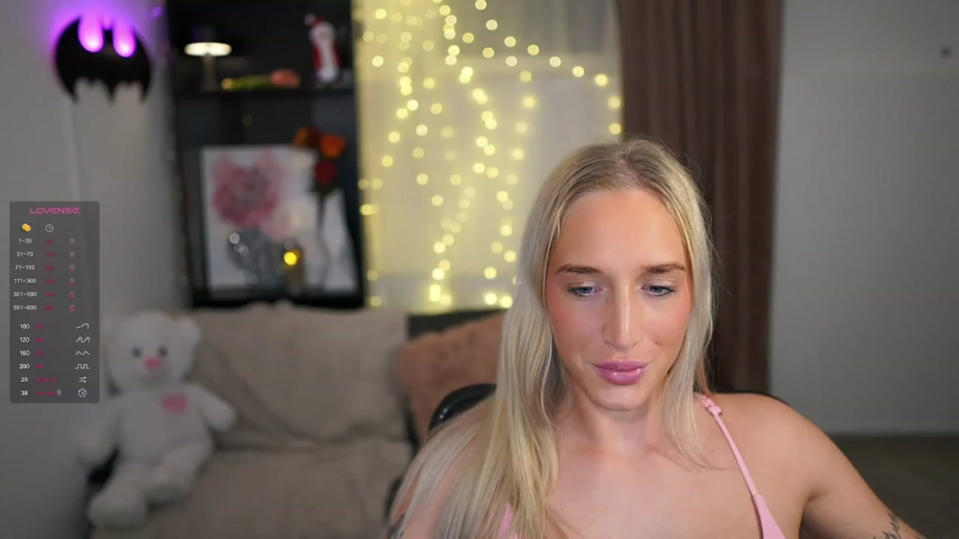 Gallery image thumbnail from NicoletteShea's myfreecams stream on, 12/28/2023, 20:19 image 17 of 20