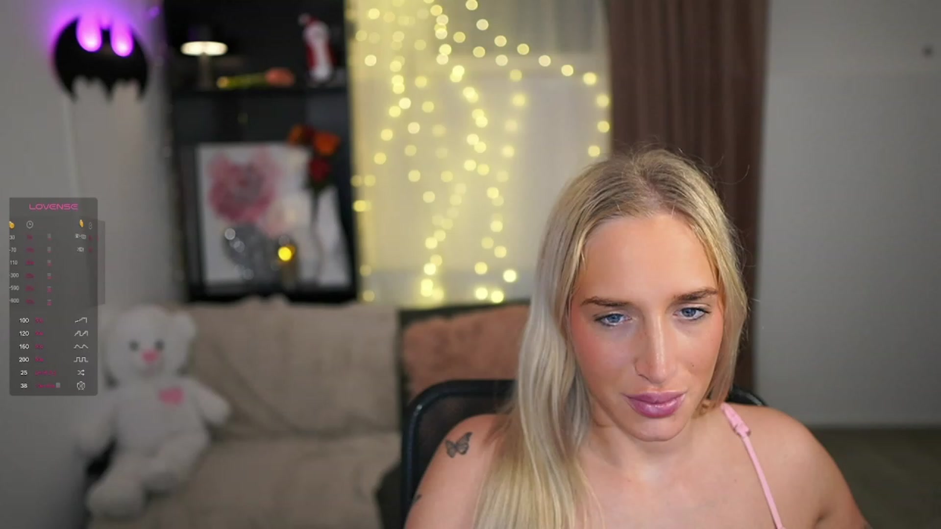 Gallery image thumbnail from NicoletteShea's myfreecams stream on, 12/28/2023, 20:19 image 8 of 20
