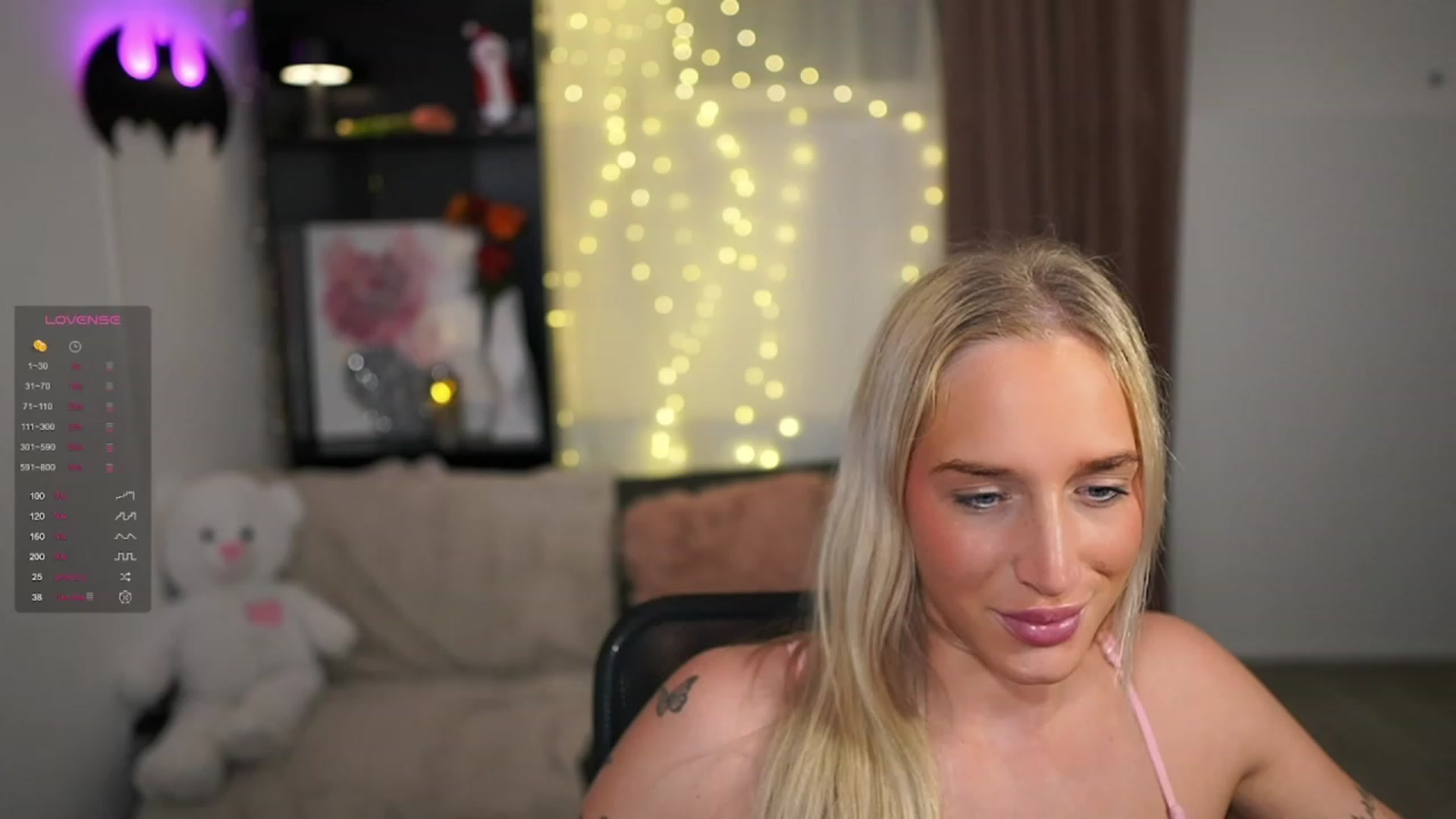Gallery image thumbnail from NicoletteShea's myfreecams stream on, 12/28/2023, 20:19 image 4 of 20