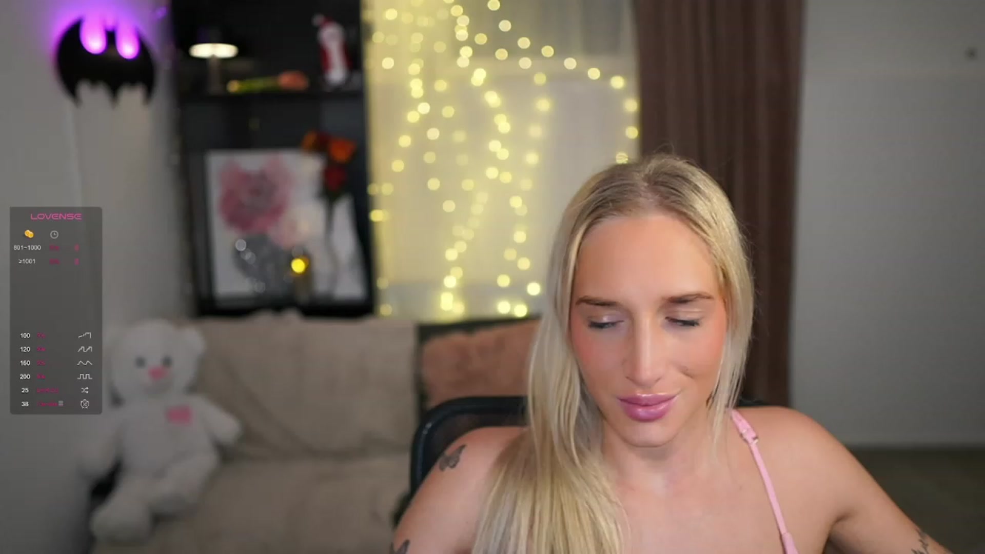 Gallery image thumbnail from NicoletteShea's myfreecams stream on, 12/28/2023, 20:19 image 2 of 20