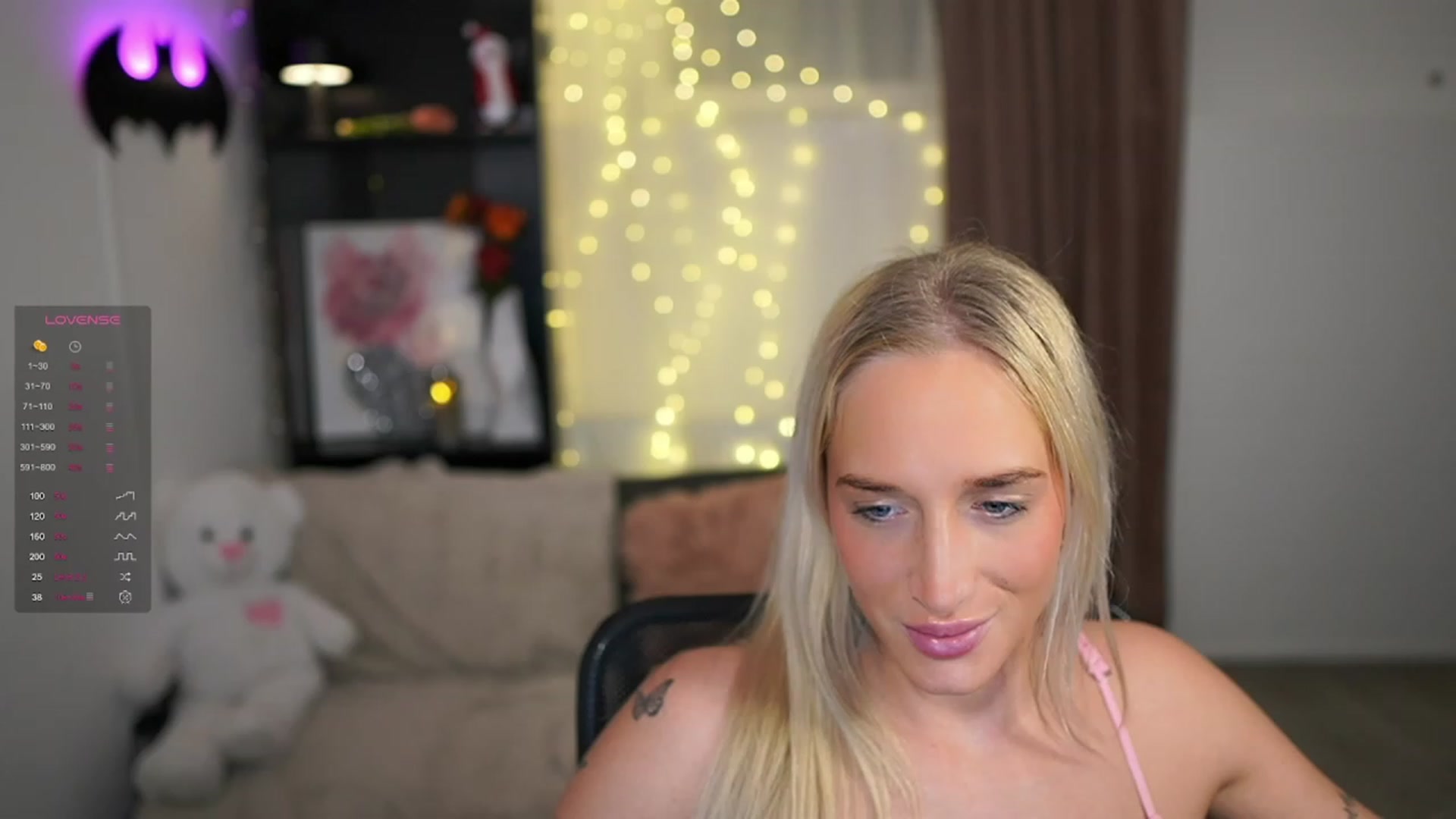 Gallery image thumbnail from NicoletteShea's myfreecams stream on, 12/28/2023, 20:19 image 5 of 20