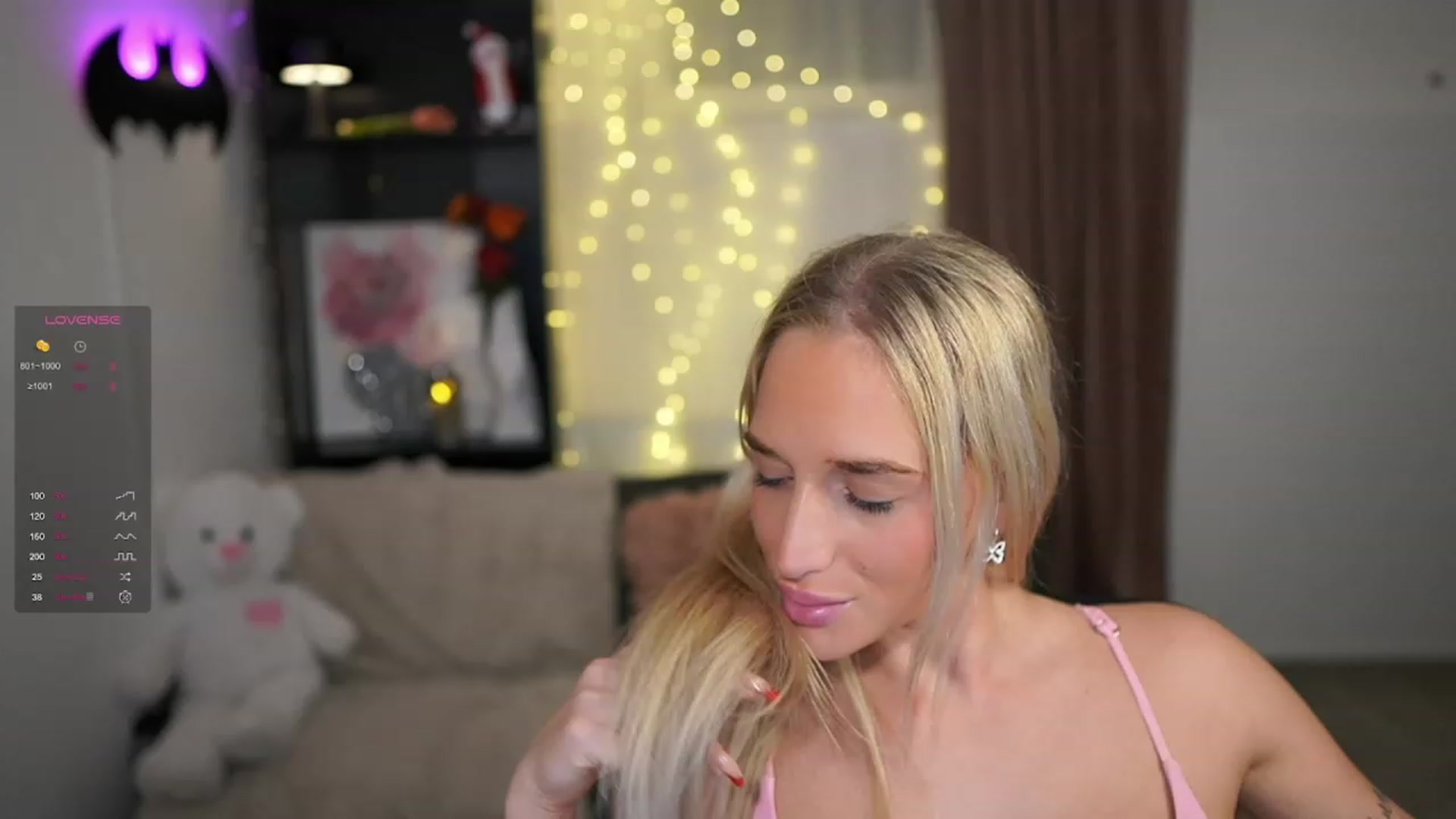 Gallery image thumbnail from NicoletteShea's myfreecams stream on, 12/28/2023, 20:19 image 9 of 20