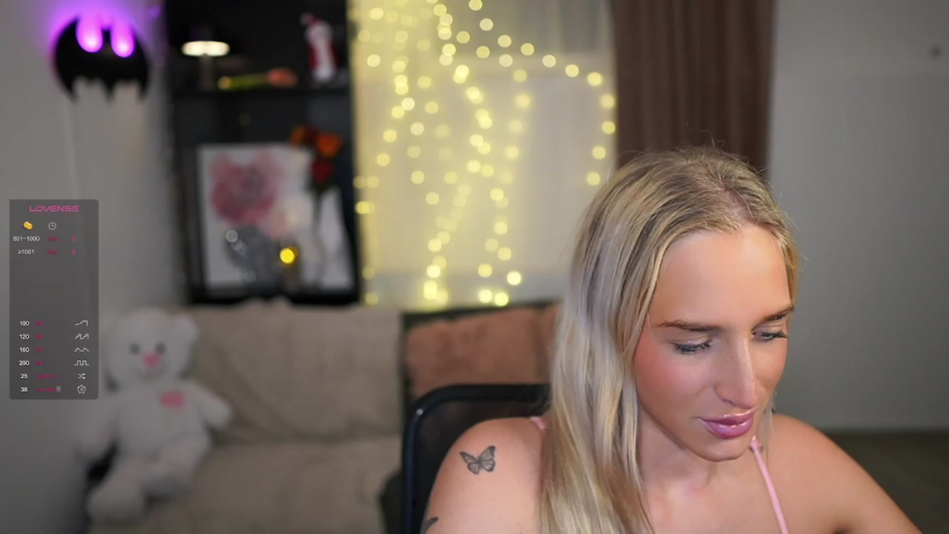 Gallery image thumbnail from NicoletteShea's myfreecams stream on, 12/28/2023, 20:19 image 1 of 20