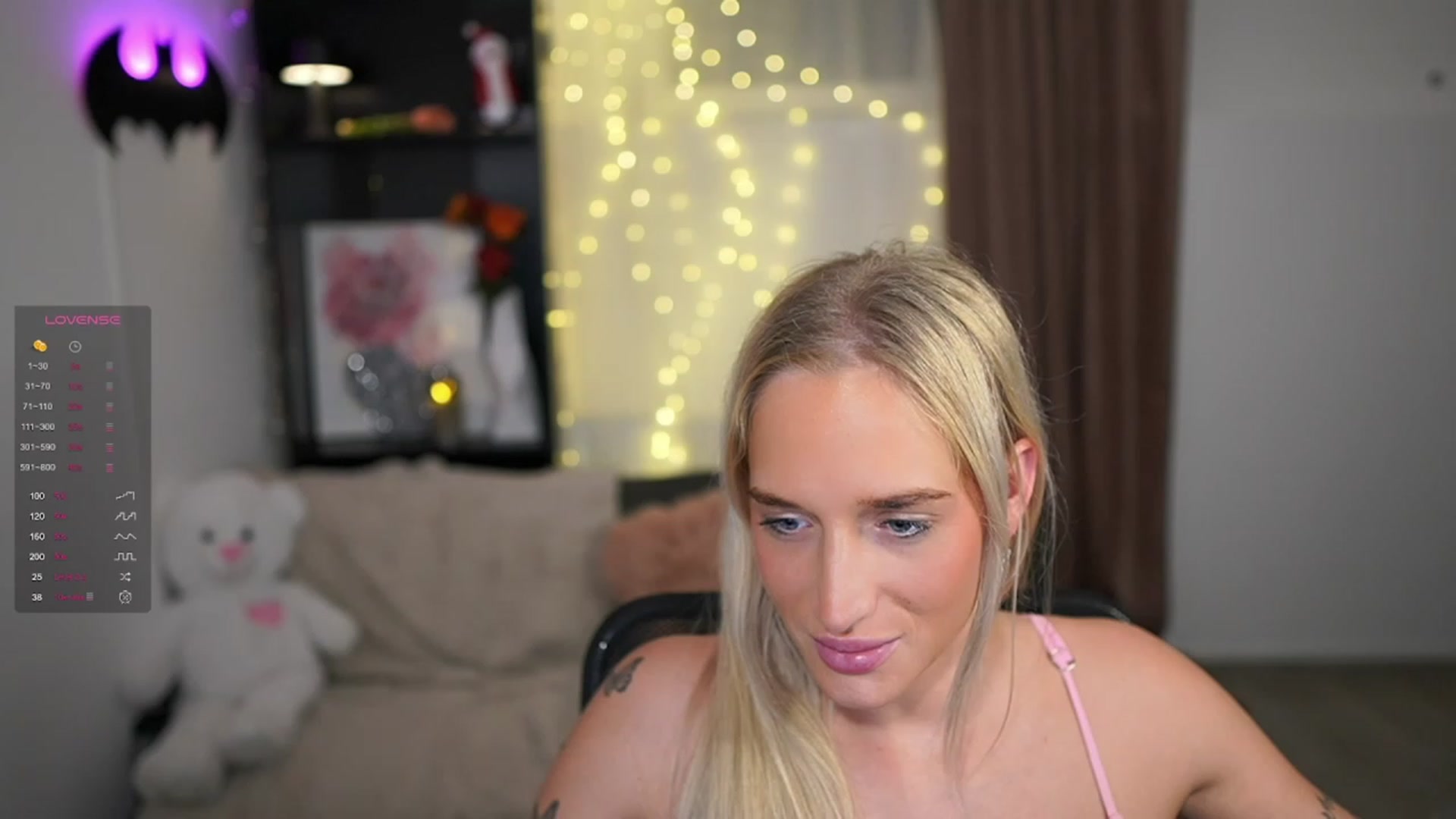 Gallery image thumbnail from NicoletteShea's myfreecams stream on, 12/28/2023, 21:40 image 1 of 20