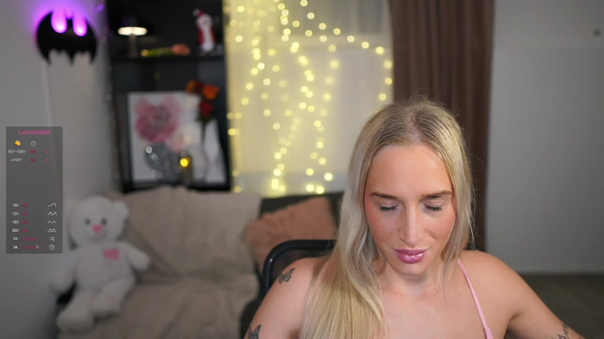 Gallery image thumbnail from NicoletteShea's myfreecams stream on, 12/28/2023, 21:40 image 13 of 20