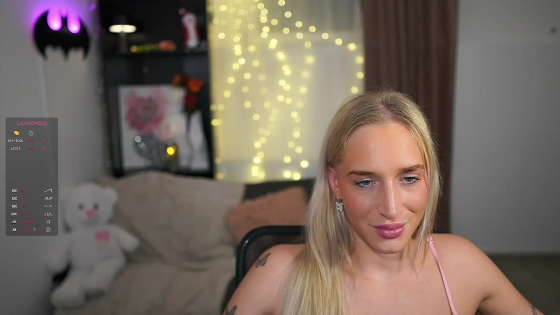 Gallery image thumbnail from NicoletteShea's myfreecams stream on, 12/28/2023, 21:40 image 19 of 20