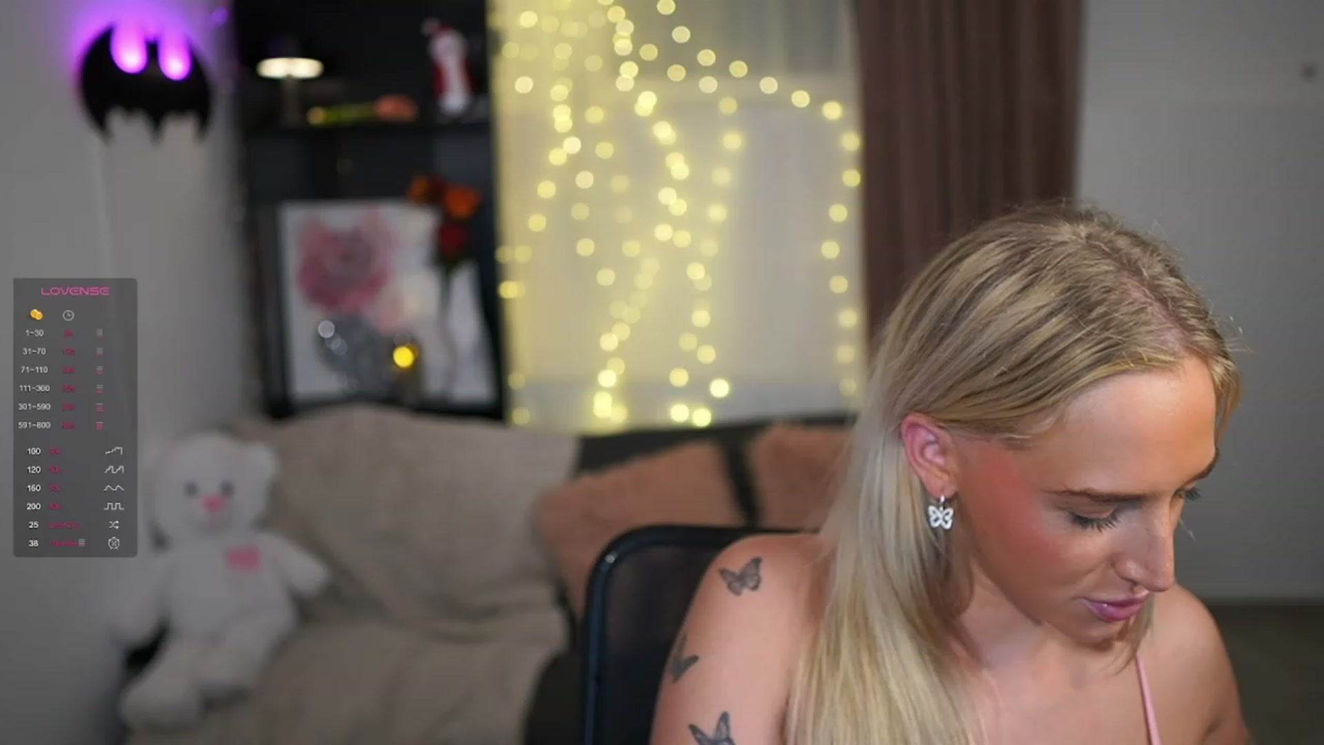 Gallery image thumbnail from NicoletteShea's myfreecams stream on, 12/28/2023, 21:40 image 17 of 20