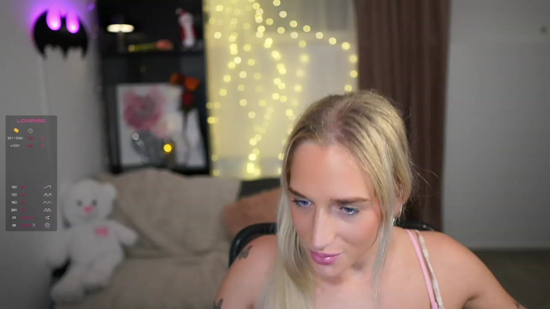 Gallery image thumbnail from NicoletteShea's myfreecams stream on, 12/28/2023, 22:11 image 2 of 20