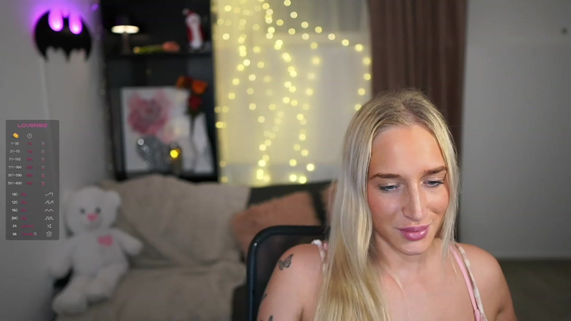Gallery image thumbnail from NicoletteShea's myfreecams stream on, 12/28/2023, 22:11 image 10 of 20
