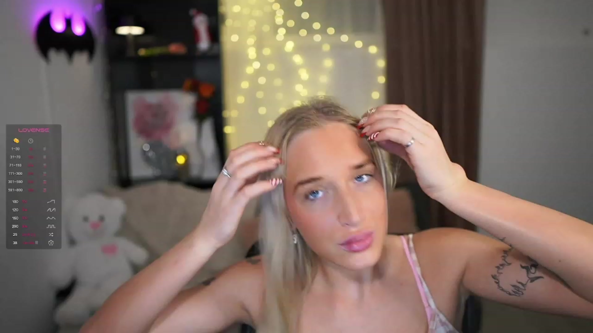 Gallery image thumbnail from NicoletteShea's myfreecams stream on, 12/28/2023, 22:11 image 1 of 20