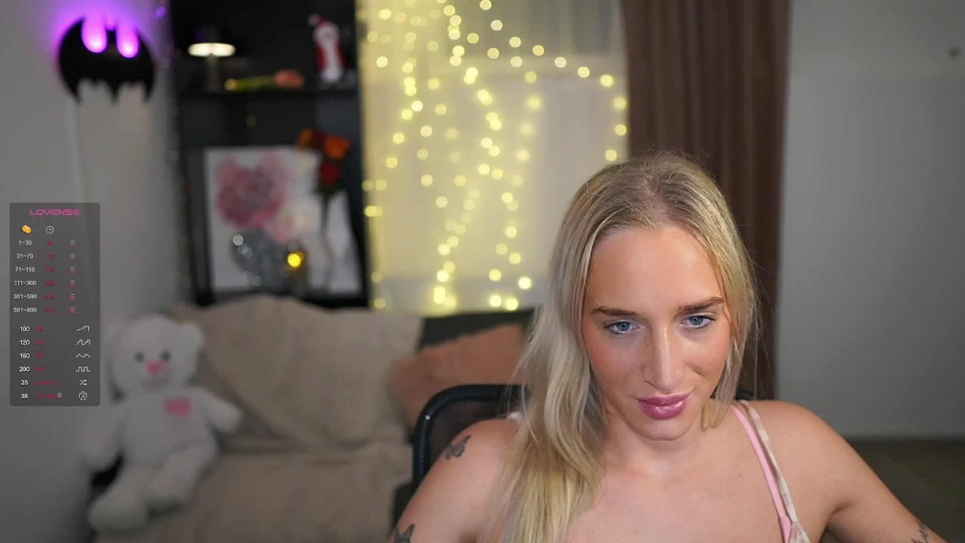 Gallery image thumbnail from NicoletteShea's myfreecams stream on, 12/28/2023, 22:11 image 6 of 20