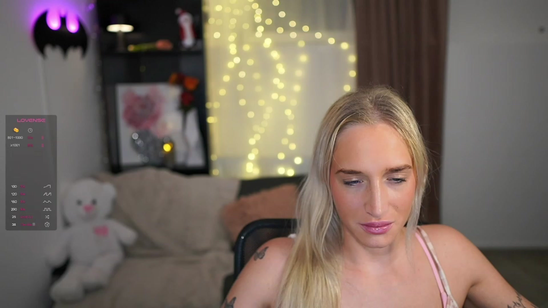 Gallery image thumbnail from NicoletteShea's myfreecams stream on, 12/28/2023, 22:11 image 4 of 20