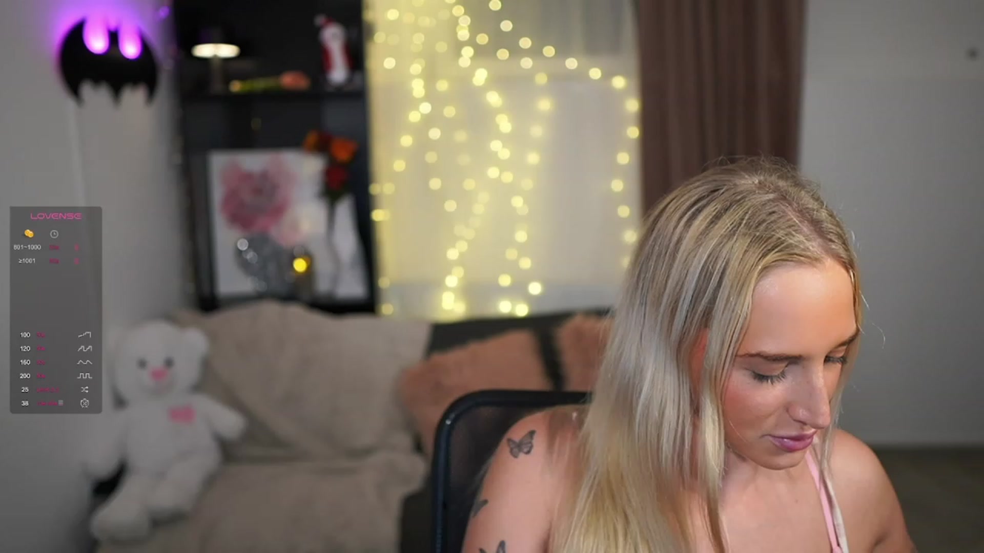 Gallery image thumbnail from NicoletteShea's myfreecams stream on, 12/28/2023, 22:11 image 9 of 20