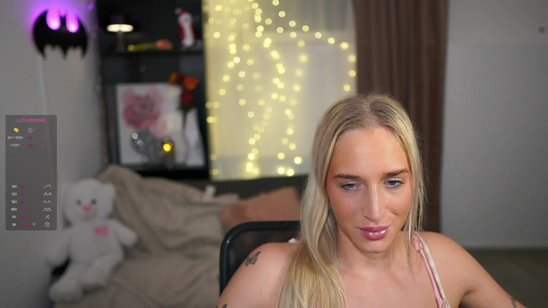 Gallery image thumbnail from NicoletteShea's myfreecams stream on, 12/29/2023, 24:04 image 6 of 20