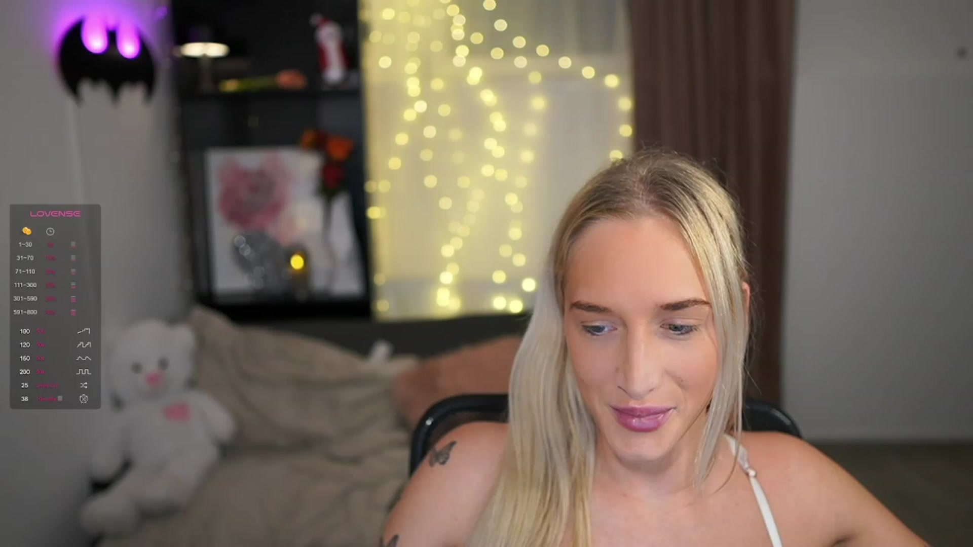 Gallery image thumbnail from NicoletteShea's myfreecams stream on, 12/29/2023, 10:04 image 18 of 20