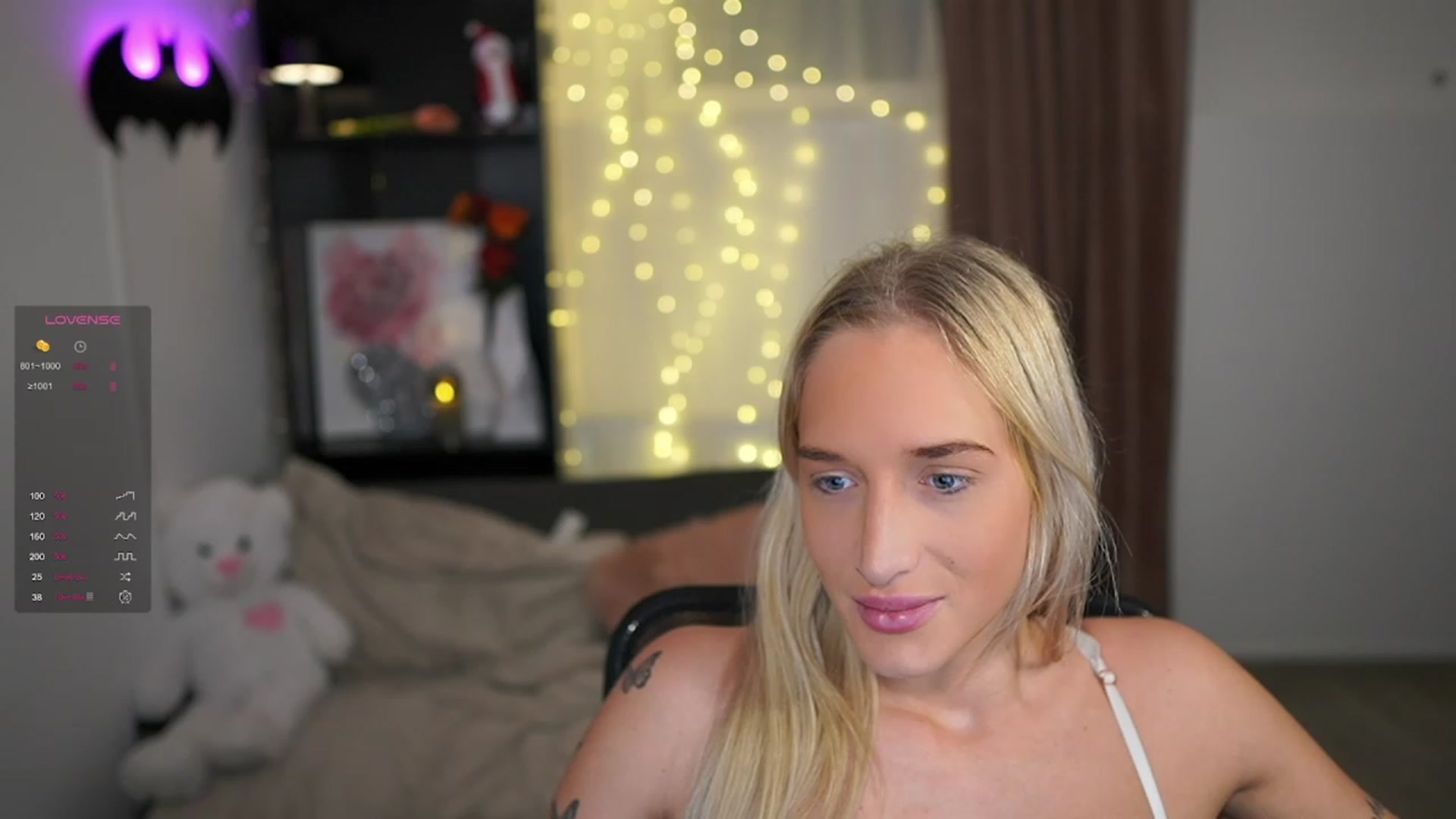 Gallery image thumbnail from NicoletteShea's myfreecams stream on, 12/29/2023, 10:04 image 10 of 20