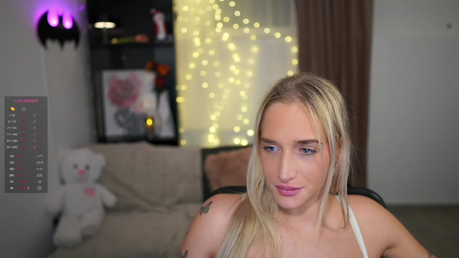 Gallery image thumbnail from NicoletteShea's myfreecams stream on, 12/29/2023, 20:51 image 3 of 20