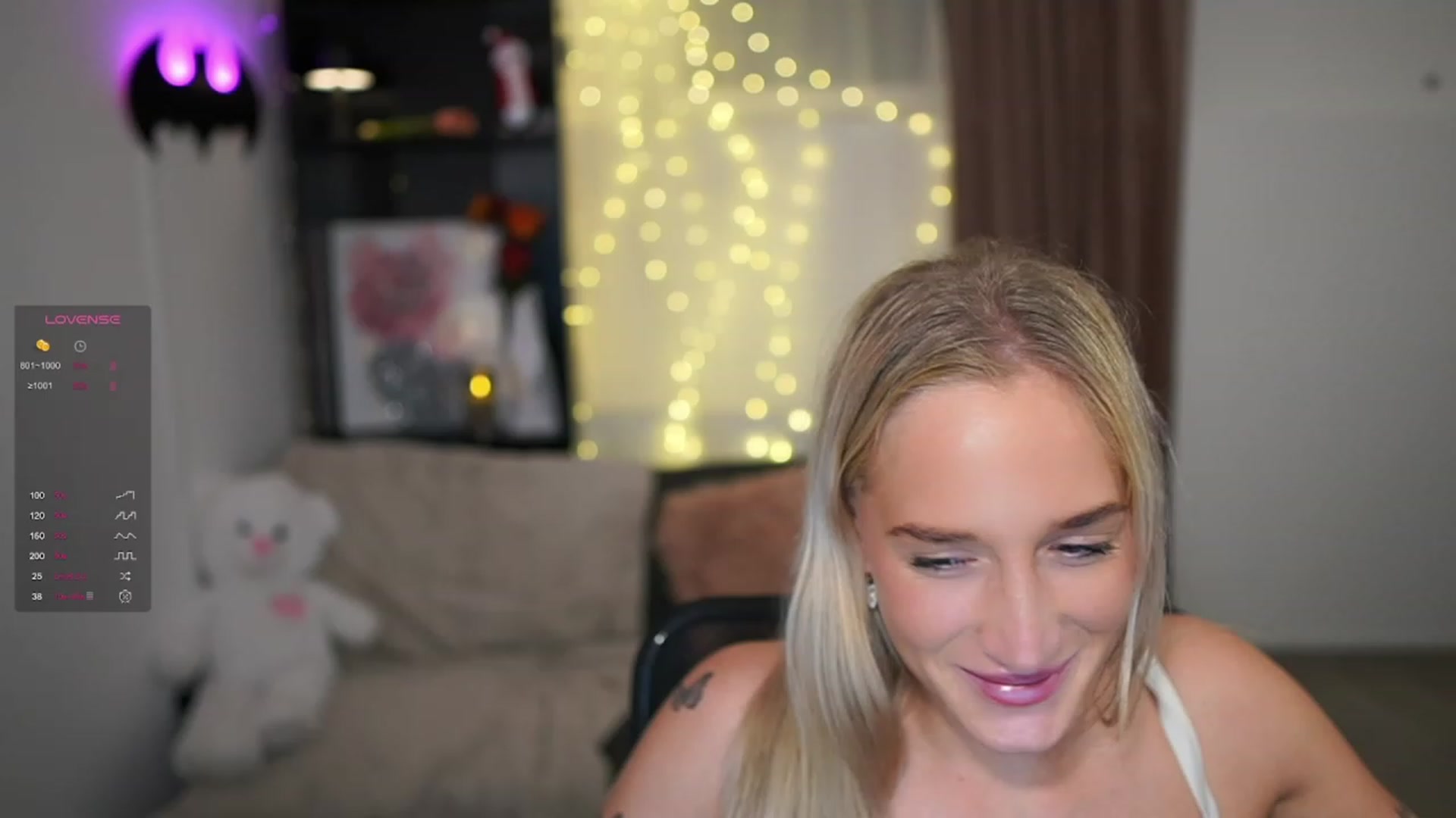 Gallery image thumbnail from NicoletteShea's myfreecams stream on, 12/29/2023, 21:08 image 18 of 20