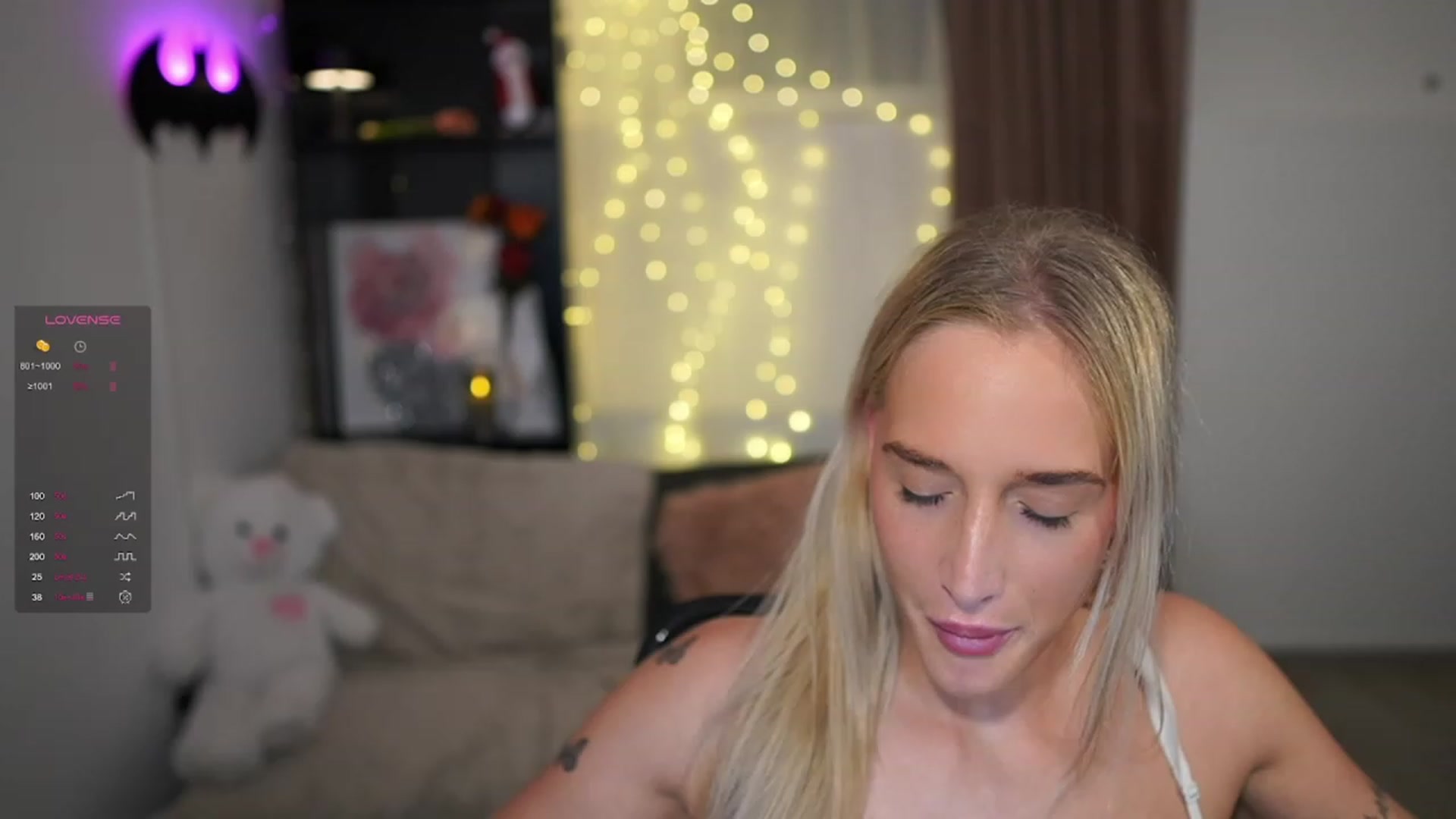 Gallery image thumbnail from NicoletteShea's myfreecams stream on, 12/29/2023, 21:08 image 14 of 20