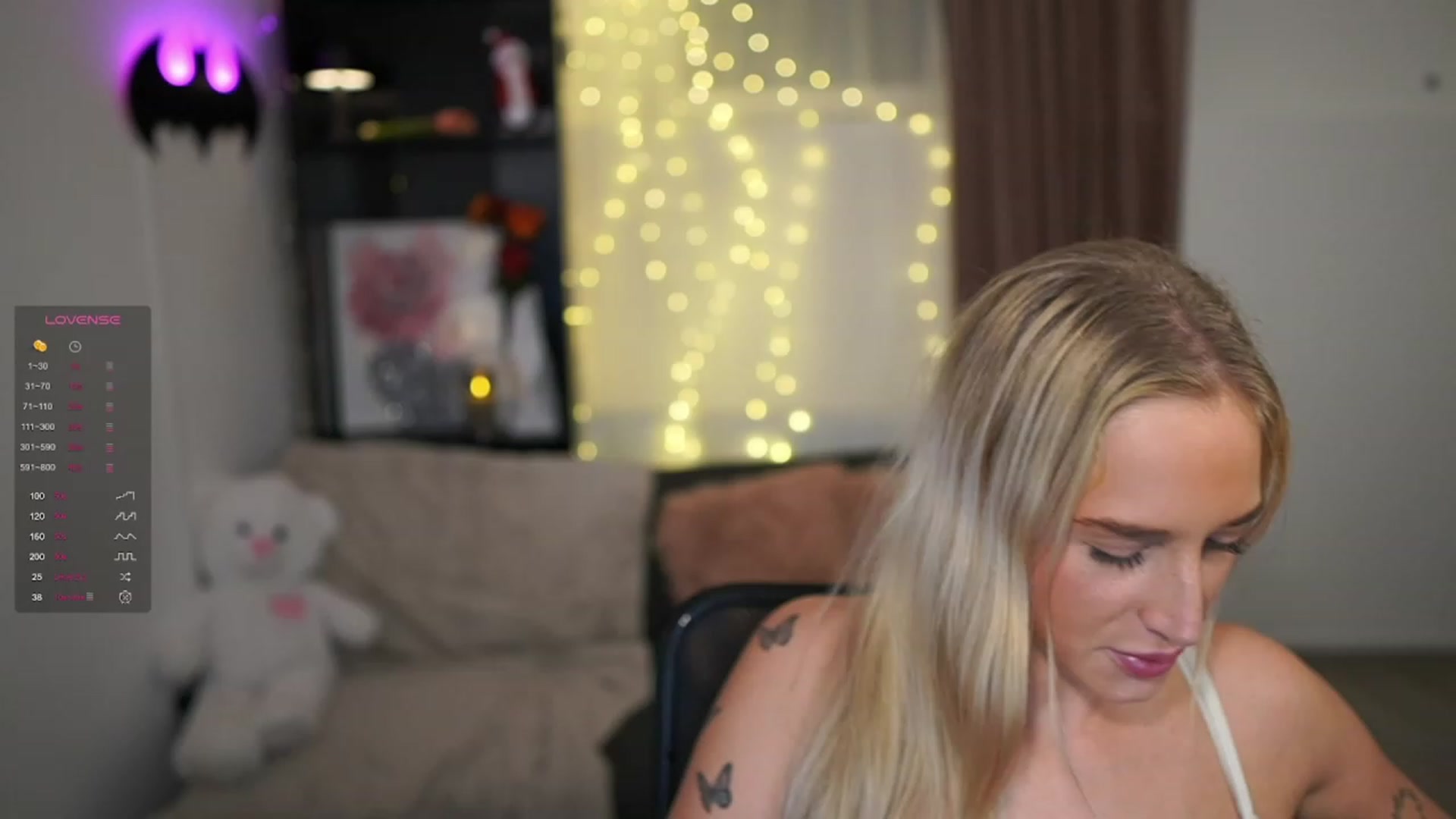 Gallery image thumbnail from NicoletteShea's myfreecams stream on, 12/29/2023, 21:08 image 3 of 20