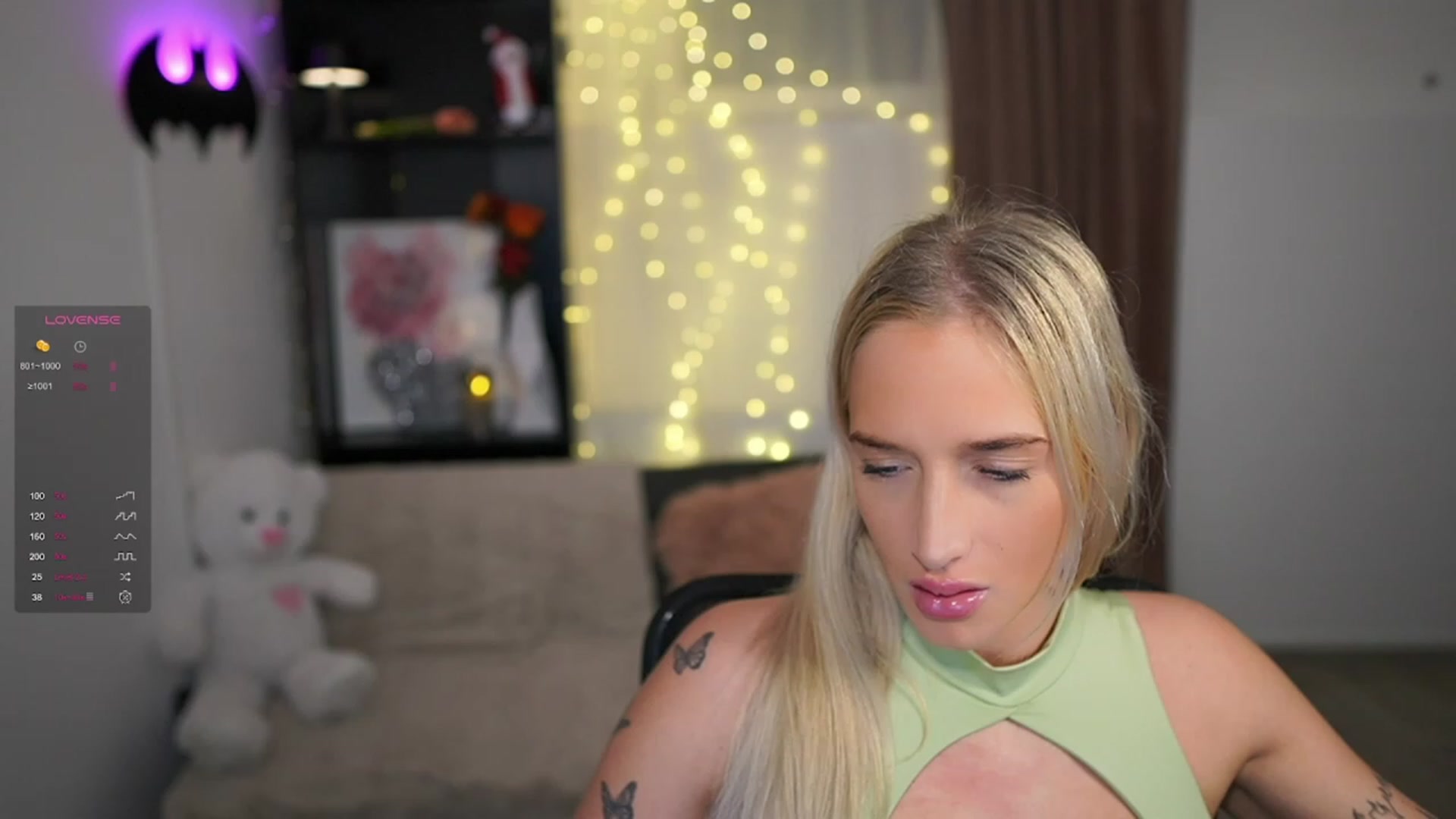 Gallery image thumbnail from NicoletteShea's myfreecams stream on, 12/30/2023, 09:47 image 1 of 20