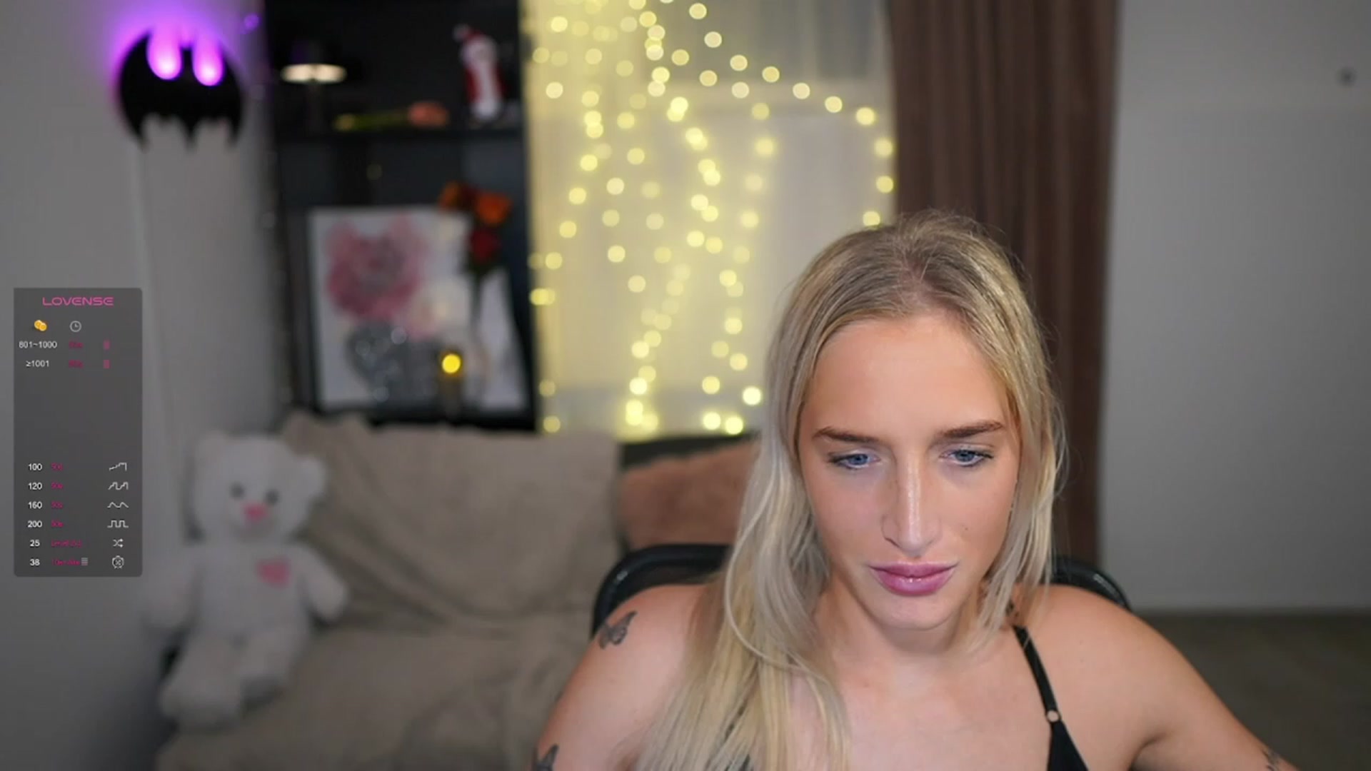 Gallery image thumbnail from NicoletteShea's myfreecams stream on, 12/30/2023, 13:20 image 18 of 20
