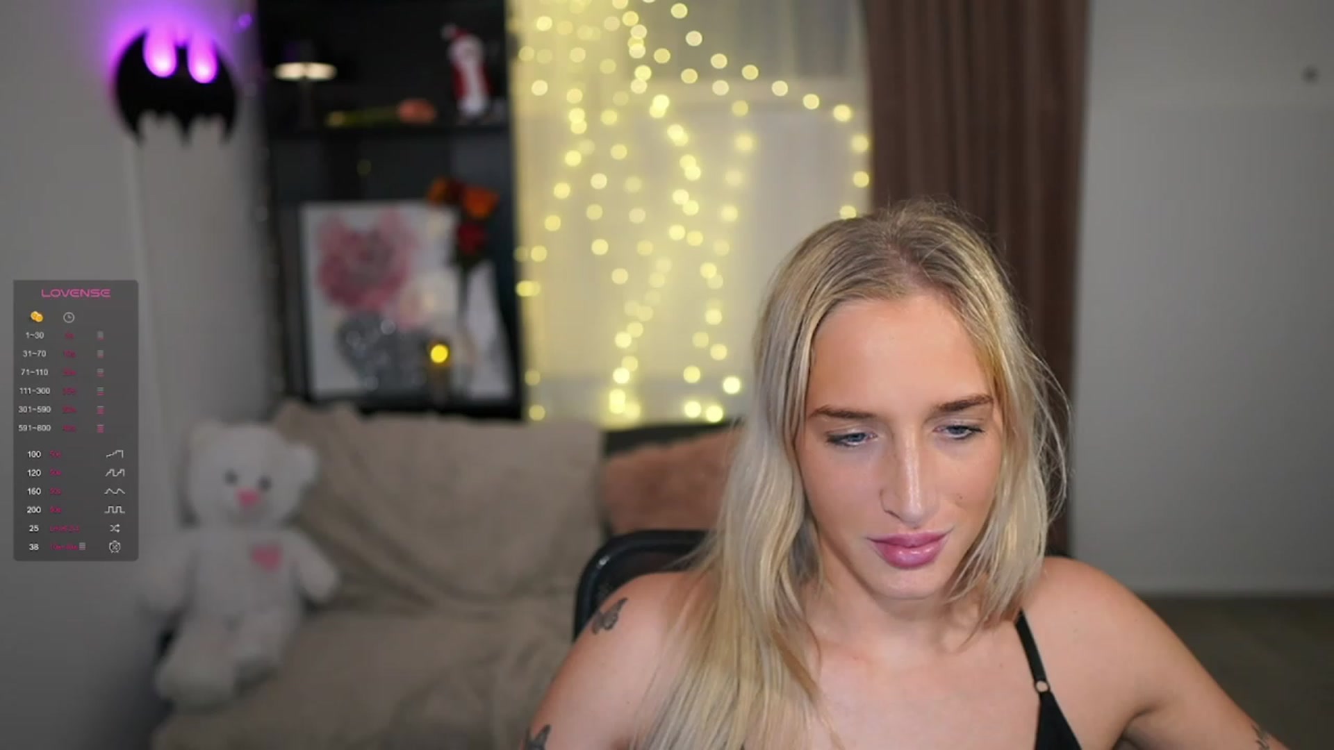 Gallery image thumbnail from NicoletteShea's myfreecams stream on, 12/30/2023, 13:20 image 19 of 20