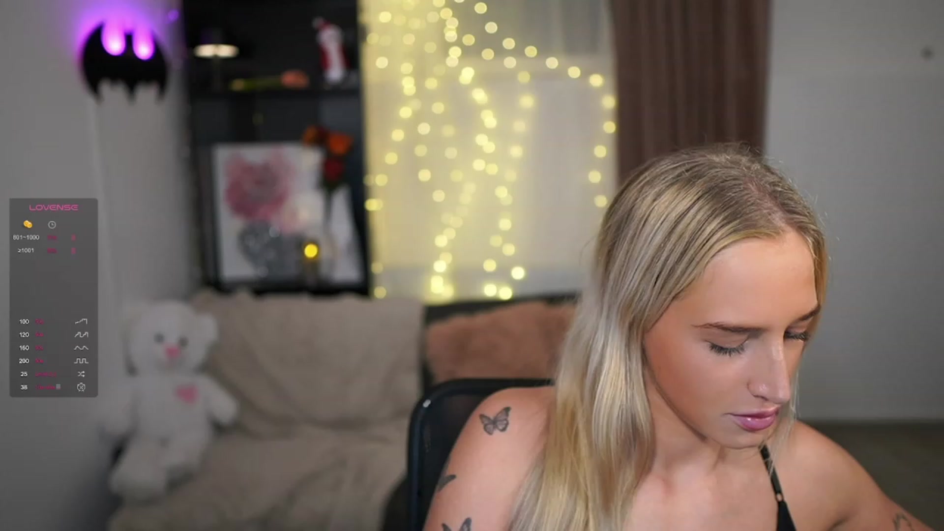 Gallery image thumbnail from NicoletteShea's myfreecams stream on, 12/30/2023, 13:20 image 14 of 20