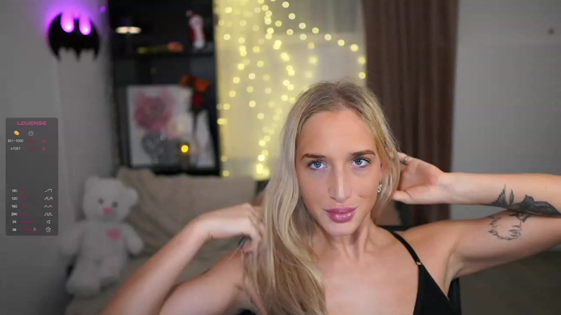 Gallery image thumbnail from NicoletteShea's myfreecams stream on, 12/30/2023, 13:58 image 16 of 20