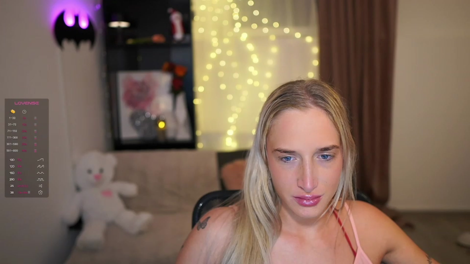 Gallery image thumbnail from NicoletteShea's myfreecams stream on, 12/30/2023, 20:51 image 2 of 20