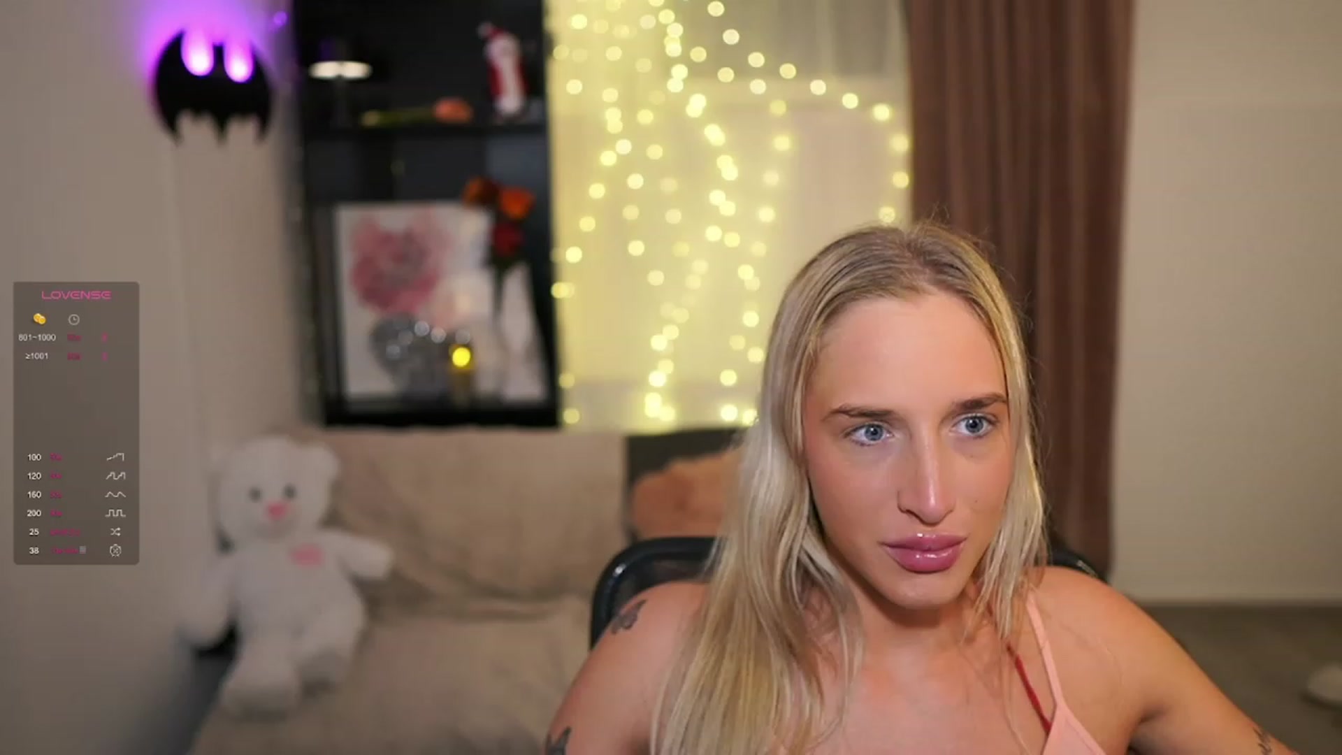 Gallery image thumbnail from NicoletteShea's myfreecams stream on, 12/30/2023, 20:51 image 8 of 20