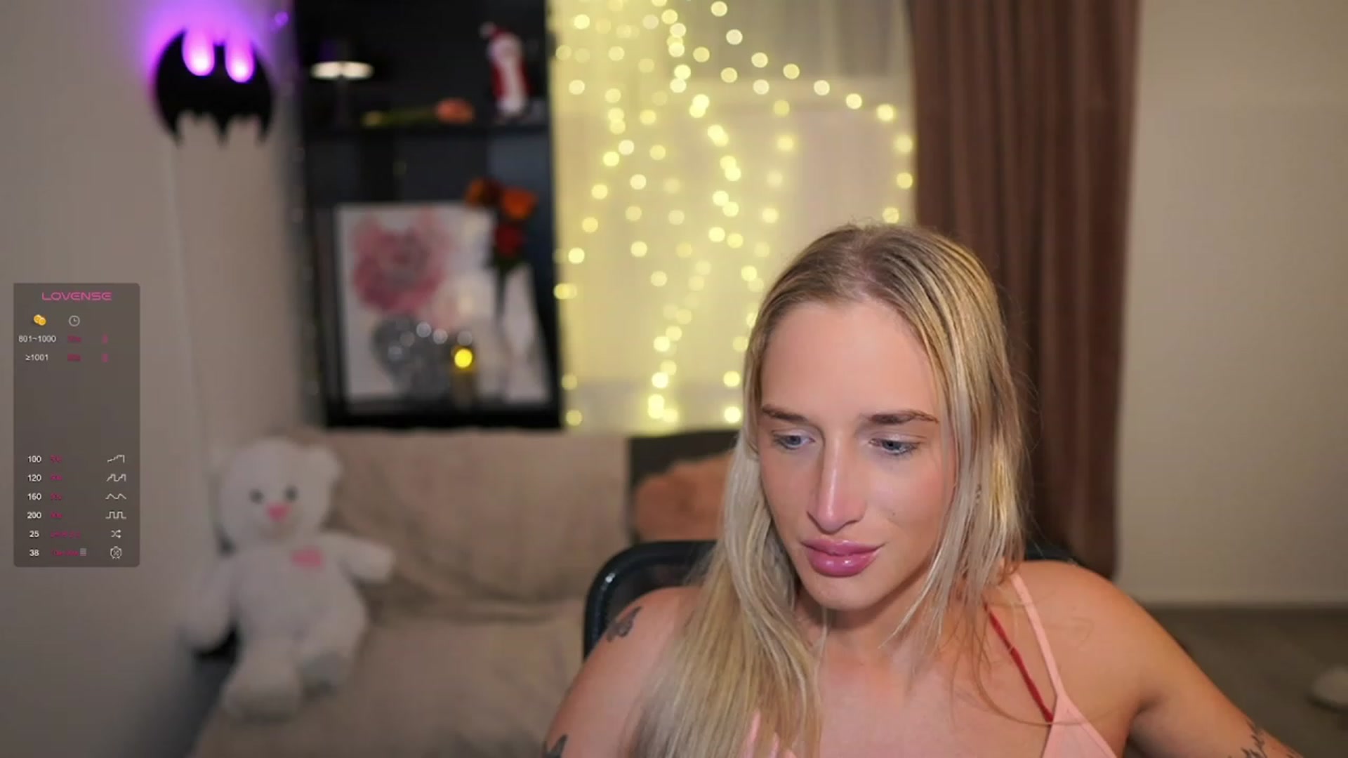 Gallery image thumbnail from NicoletteShea's myfreecams stream on, 12/30/2023, 20:51 image 7 of 20